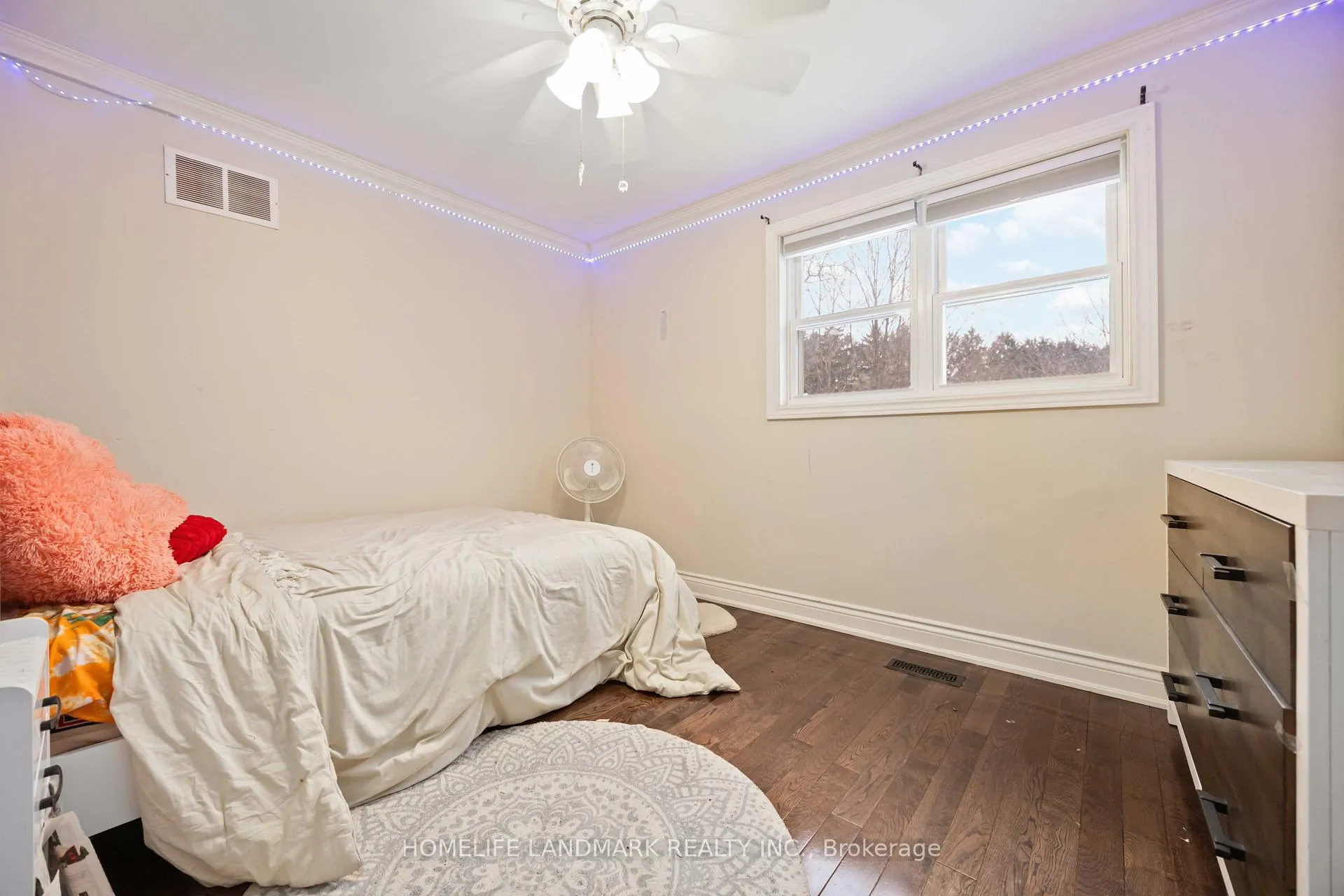 Photo 30 of 68 Linderwood Drive, Scarborough, Centennial Scarborough — HOMEH