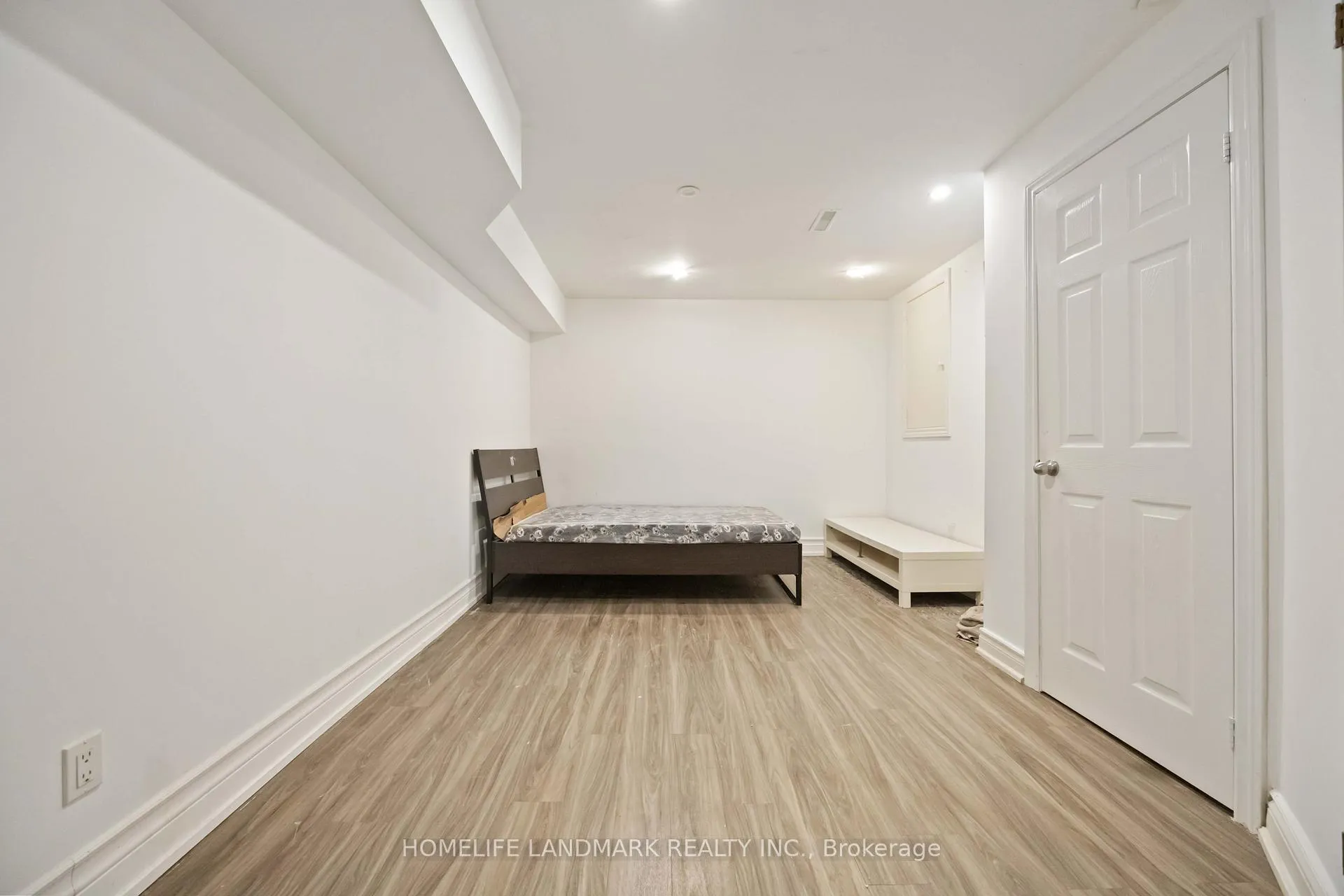 Photo 39 of 68 Linderwood Drive, Scarborough, Centennial Scarborough — HOMEH