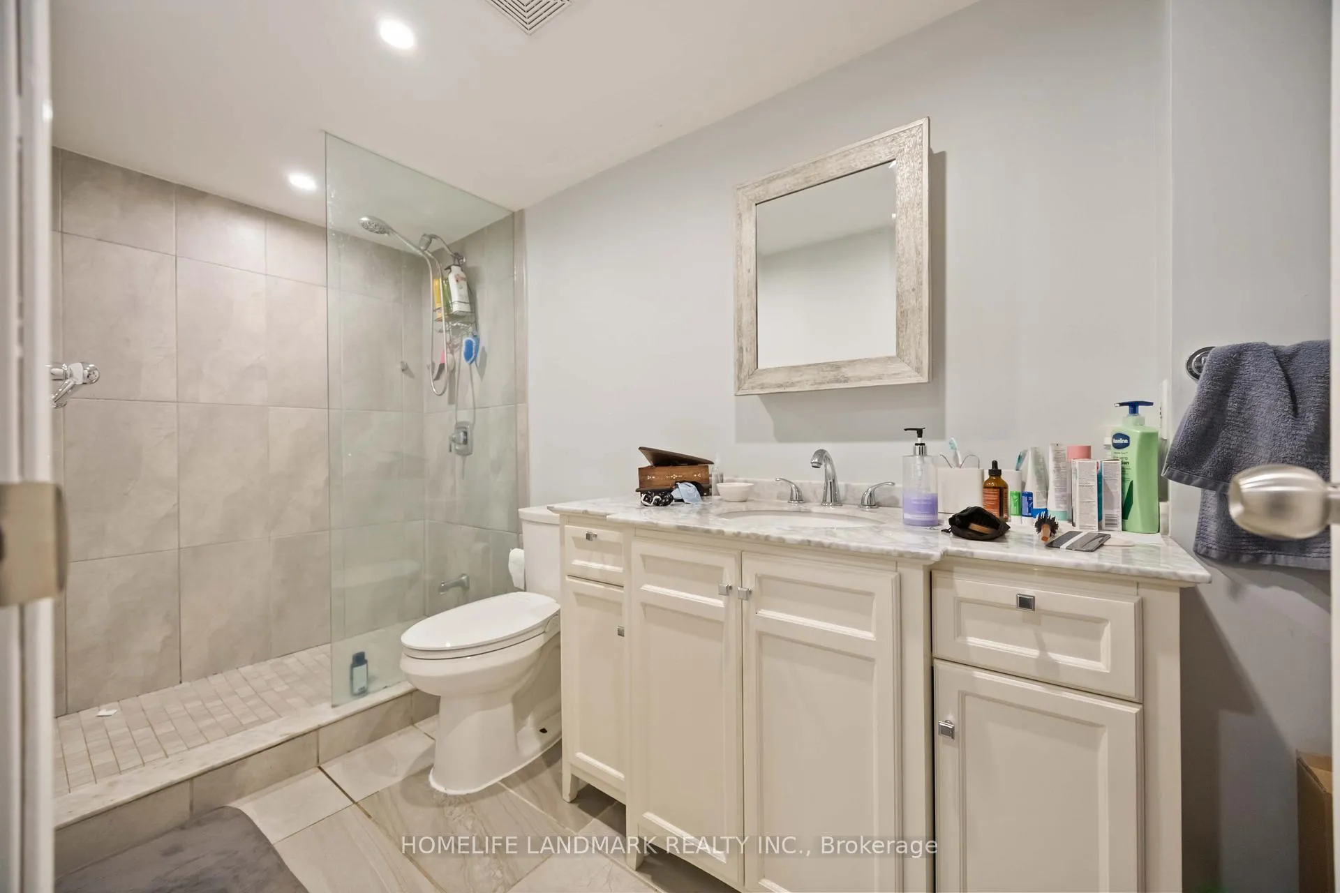 Photo 41 of 68 Linderwood Drive, Scarborough, Centennial Scarborough — HOMEH