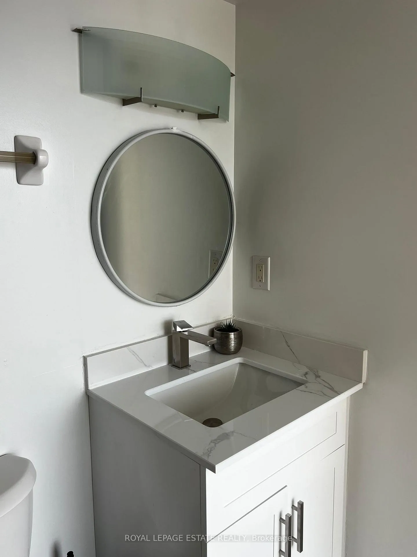 Photo 23 of Unit 612, 20 Joe Shuster Way, Toronto, South Parkdale — HOMEH