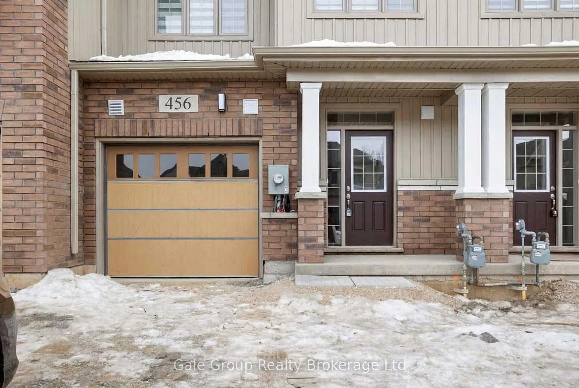 Front of 456 Adelaide Street