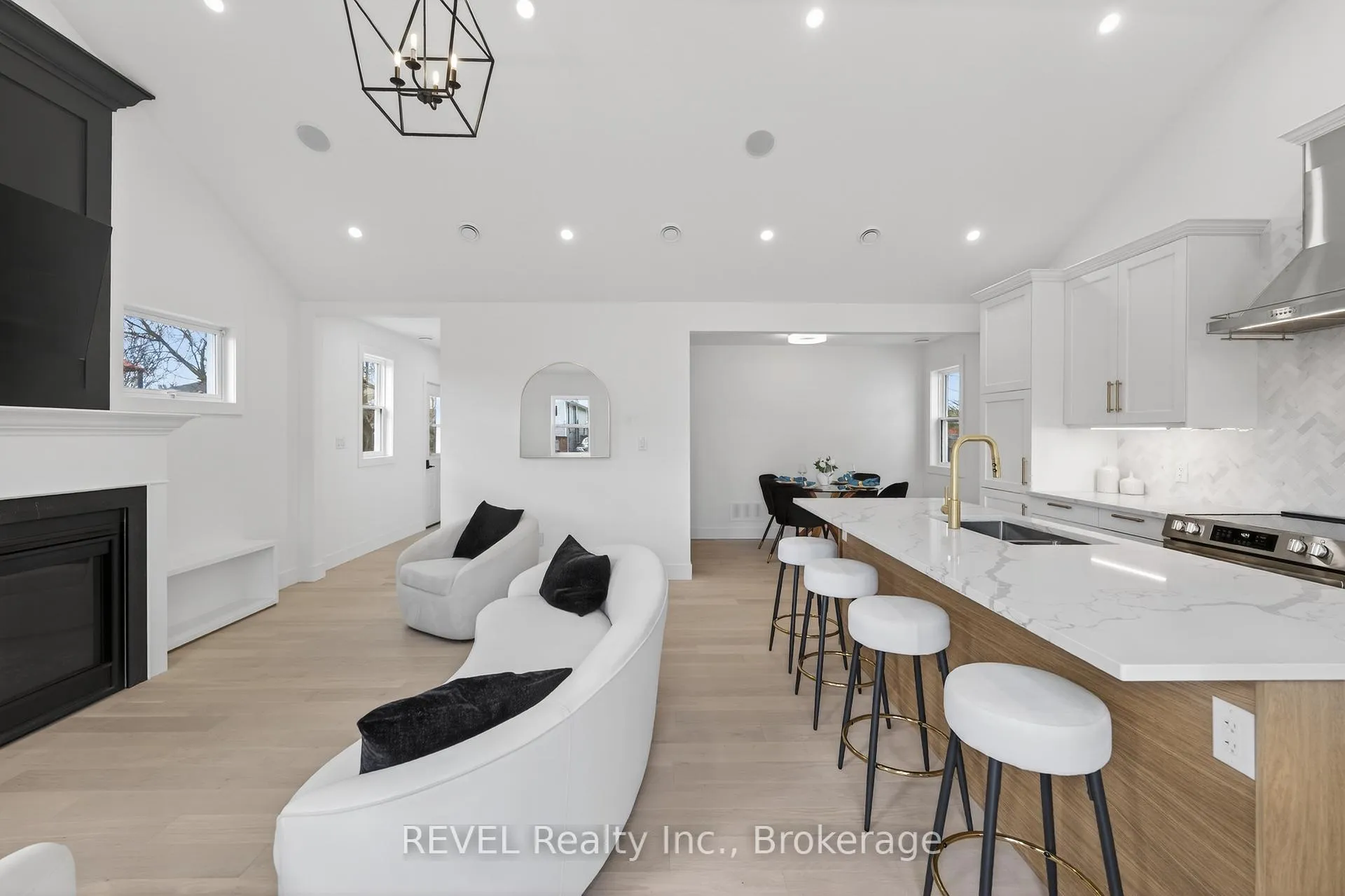 Photo 6 of 12 Bailey Street, St. Catharines, Western Hill — HOMEH