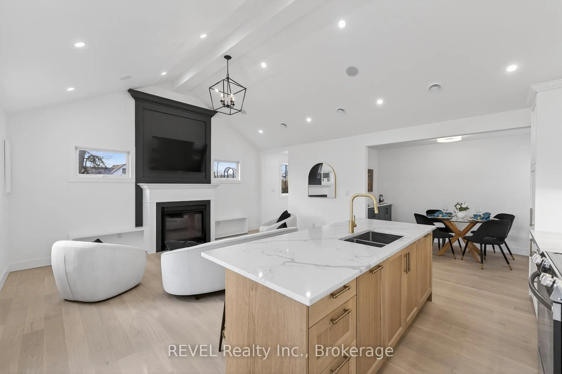 Photo 7 of 12 Bailey Street, St. Catharines, Western Hill — HOMEH