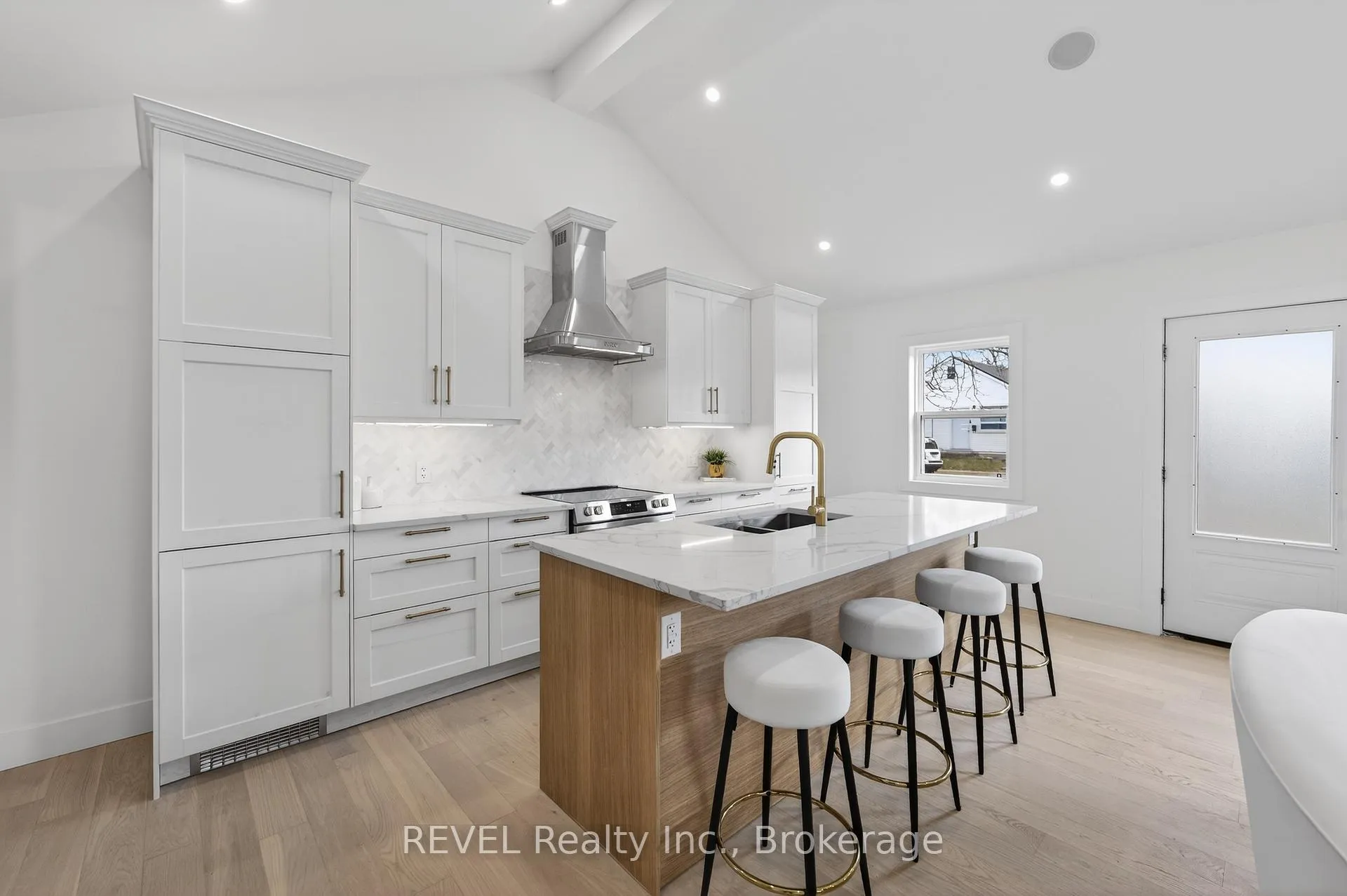 Photo 11 of 12 Bailey Street, St. Catharines, Western Hill — HOMEH