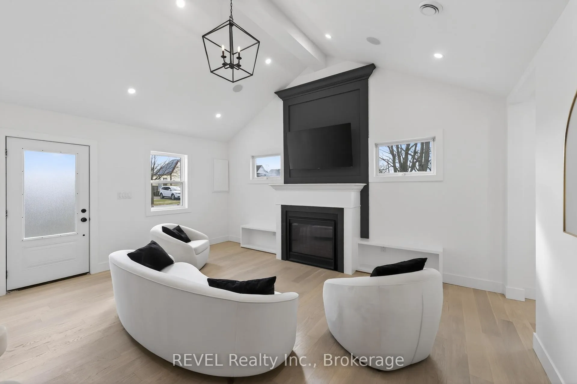 Photo 13 of 12 Bailey Street, St. Catharines, Western Hill — HOMEH