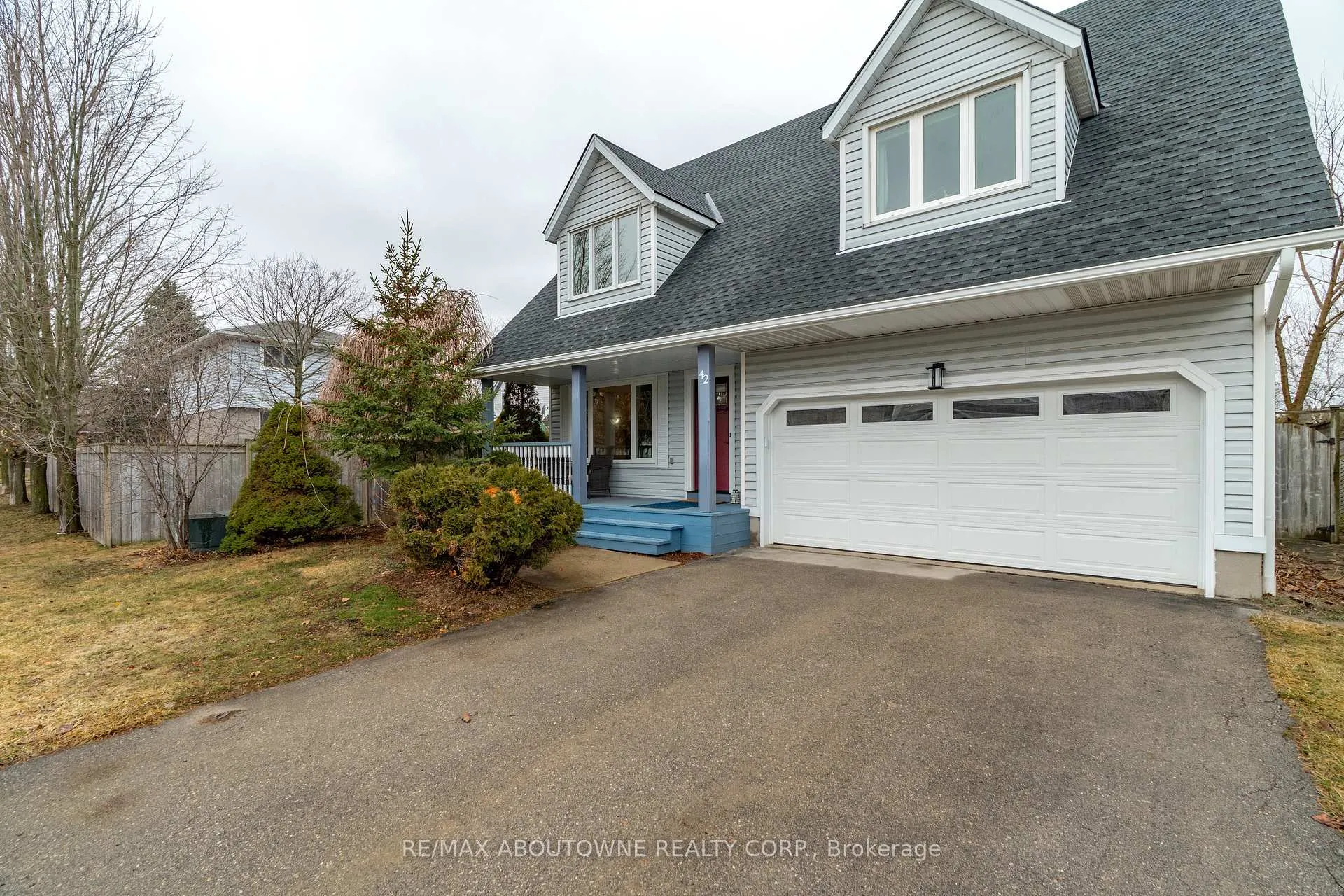 Photo 2 of 42 Celia Crescent, Guelph, Dovercliffe Park/Old University — HOMEH