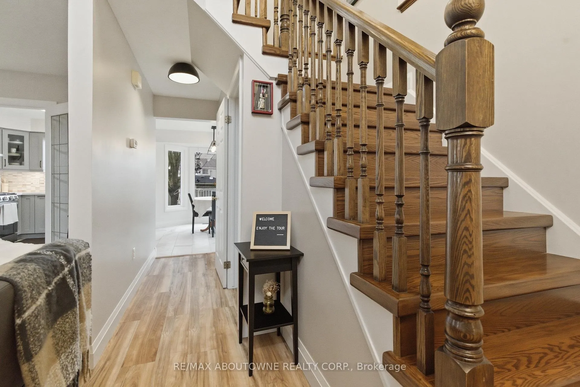 Photo 5 of 42 Celia Crescent, Guelph, Dovercliffe Park/Old University — HOMEH