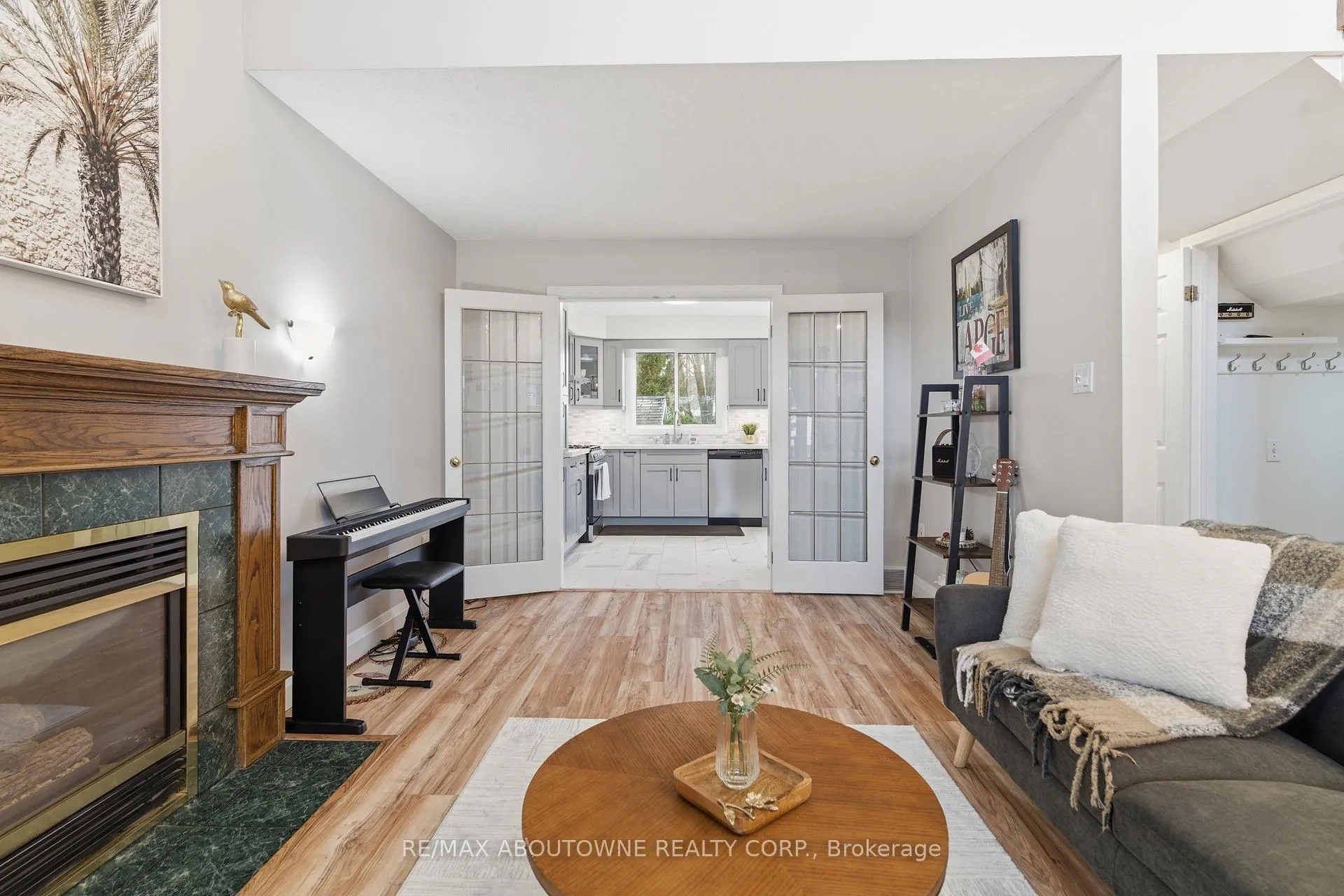 Photo 11 of 42 Celia Crescent, Guelph, Dovercliffe Park/Old University — HOMEH