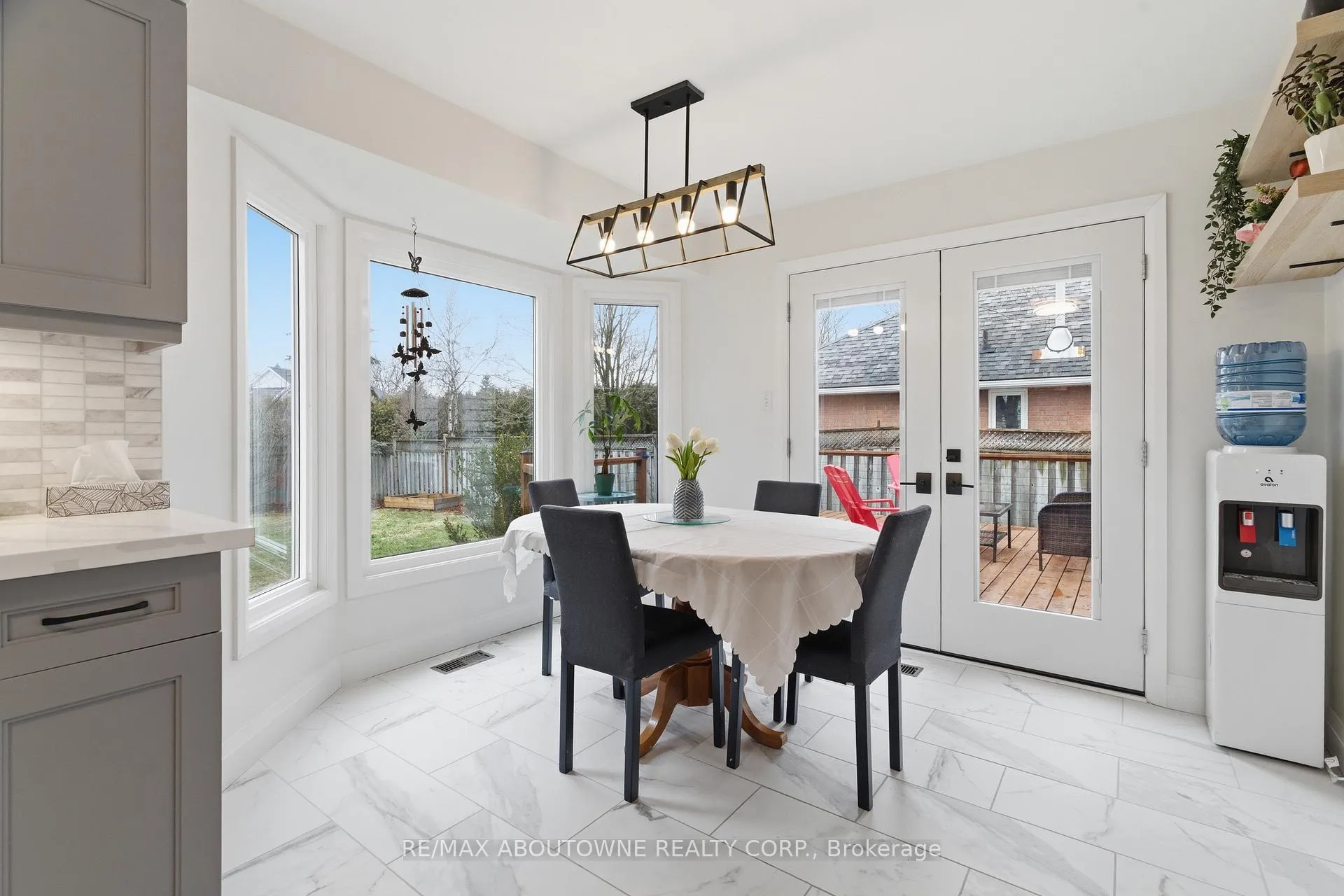 Photo 13 of 42 Celia Crescent, Guelph, Dovercliffe Park/Old University — HOMEH