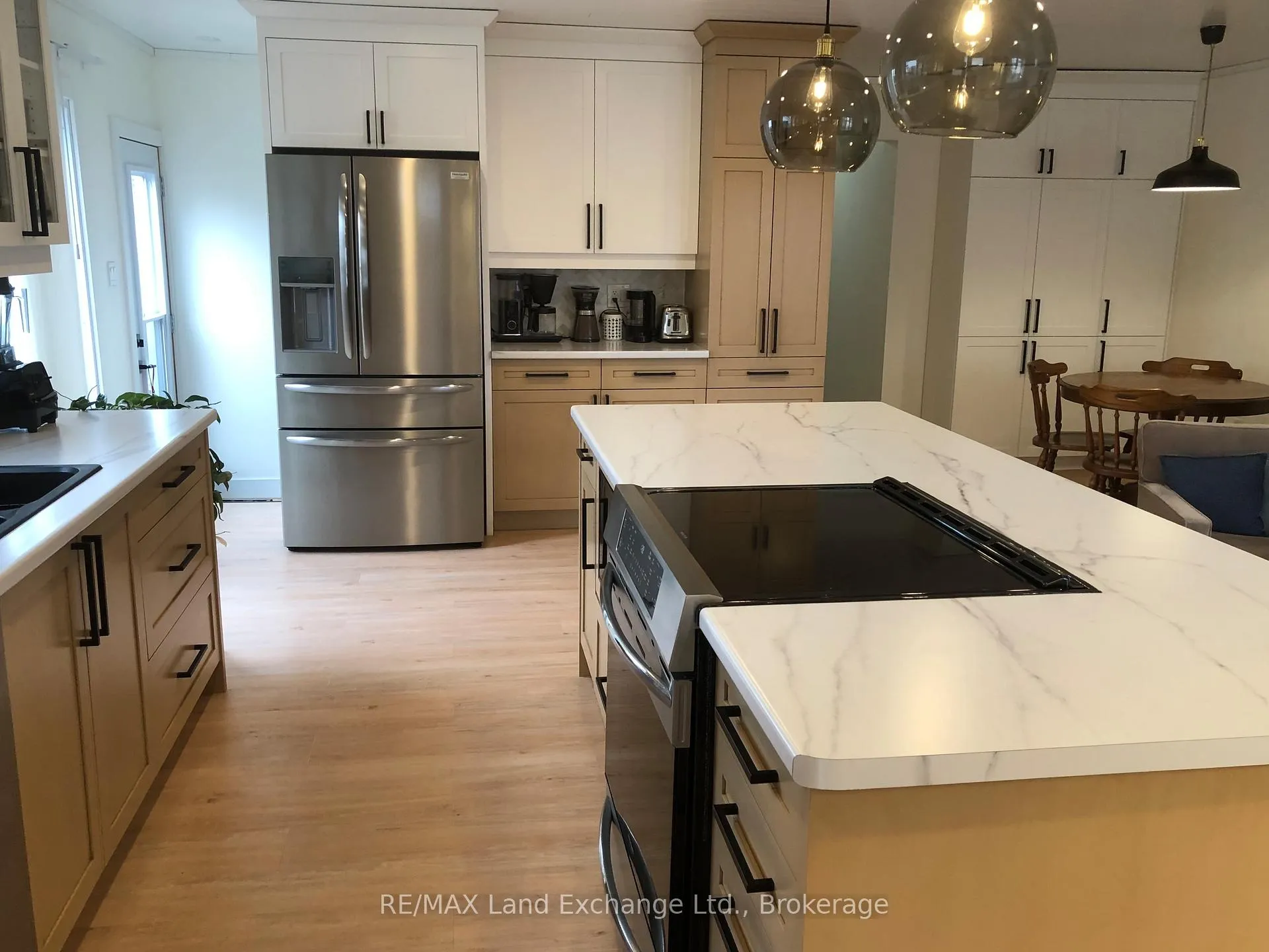 Photo 2 of 682 Kennard Crescent, Kincardine — HOMEH