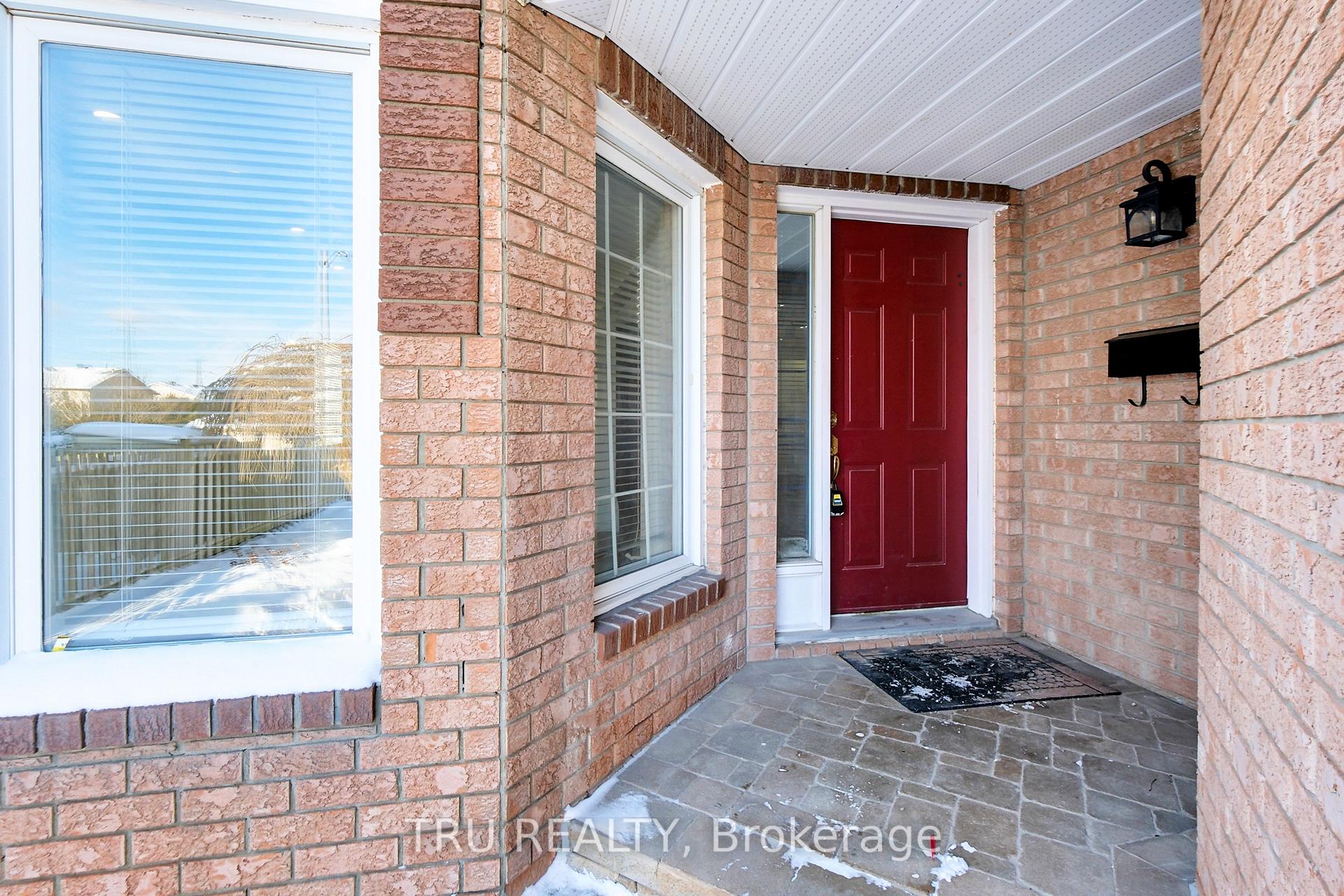 Photo 3 of 1965 Jasper Avenue, Ottawa, Ellwood — HOMEH