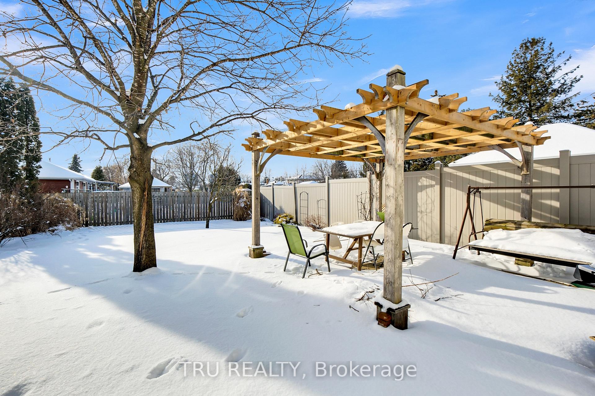 Photo 41 of 1965 Jasper Avenue, Ottawa, Ellwood — HOMEH