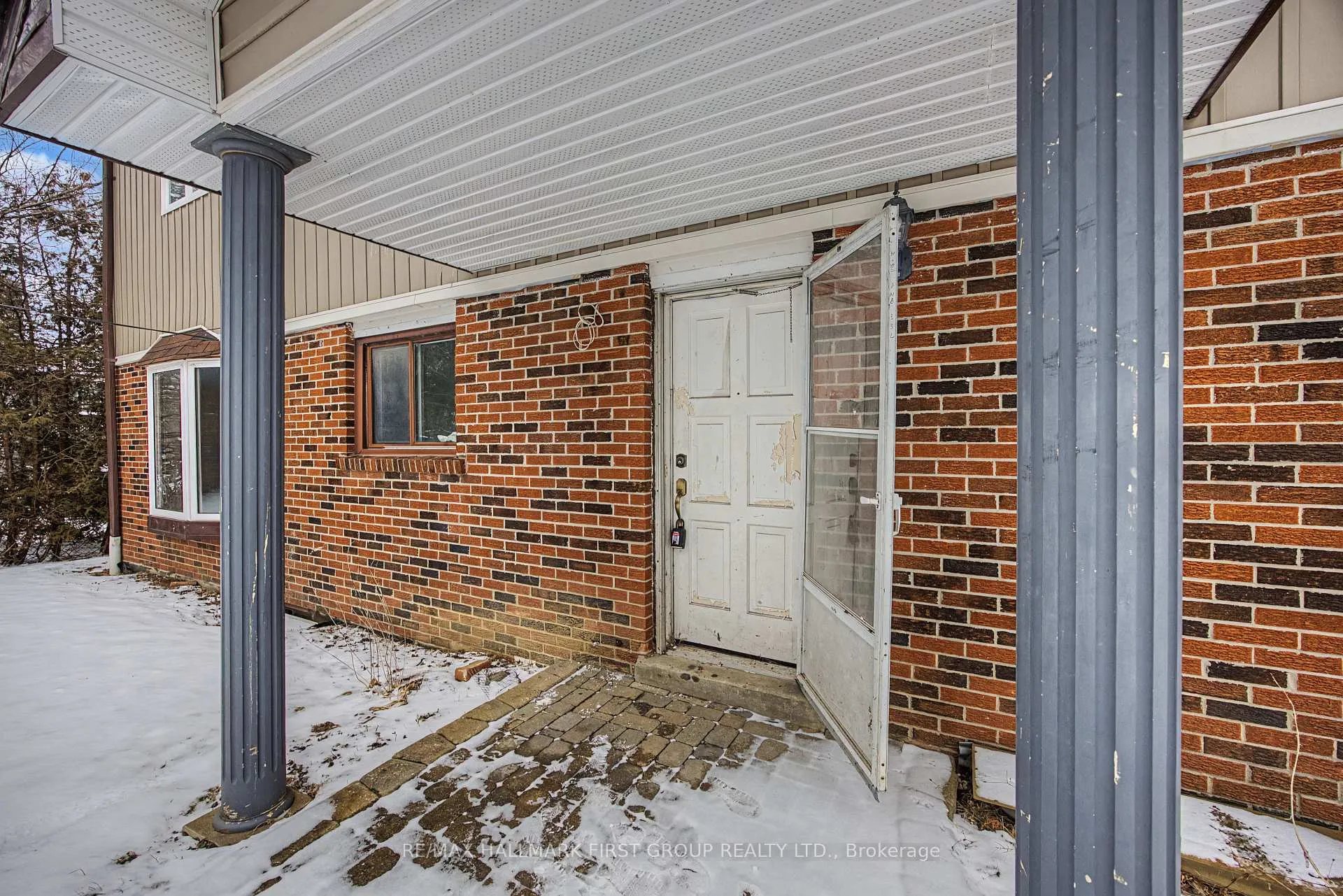 Photo 17 of 239 Davidson Street, Pickering, Rural Pickering — HOMEH