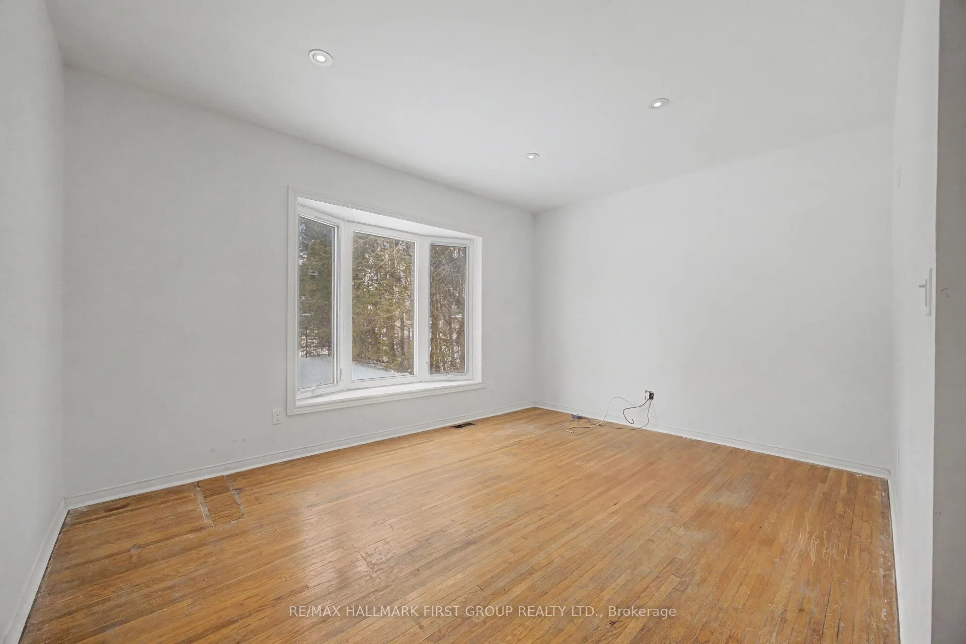 Photo 32 of 239 Davidson Street, Pickering, Rural Pickering — HOMEH