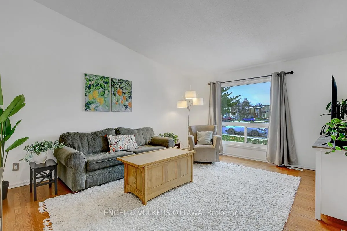 Photo 3 of 206 Sherway Drive, Ottawa, Barrhaven - Pheasant Run — HOMEH