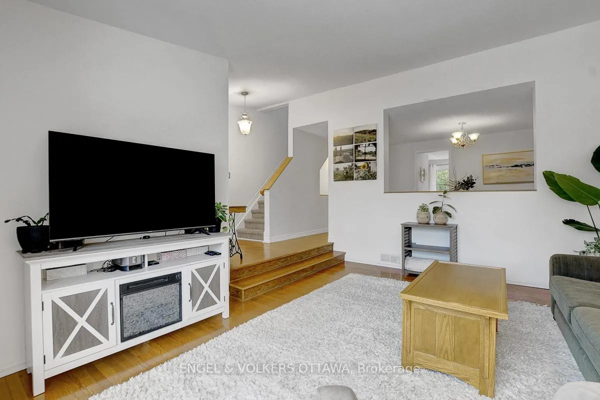 Photo 5 of 206 Sherway Drive, Ottawa, Barrhaven - Pheasant Run — HOMEH