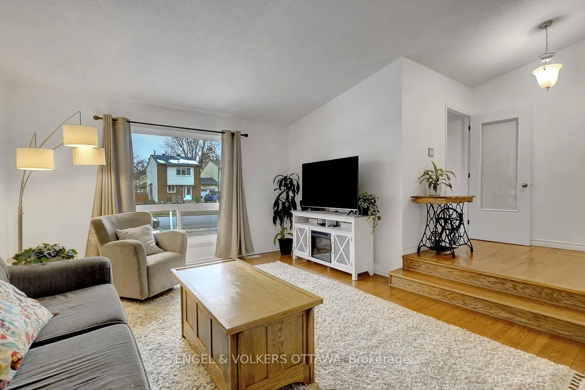 Photo 6 of 206 Sherway Drive, Ottawa, Barrhaven - Pheasant Run — HOMEH