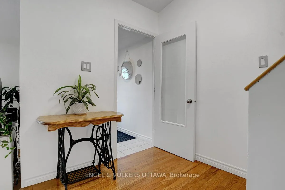 Photo 9 of 206 Sherway Drive, Ottawa, Barrhaven - Pheasant Run — HOMEH