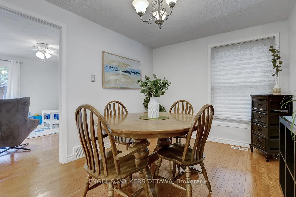 Photo 10 of 206 Sherway Drive, Ottawa, Barrhaven - Pheasant Run — HOMEH