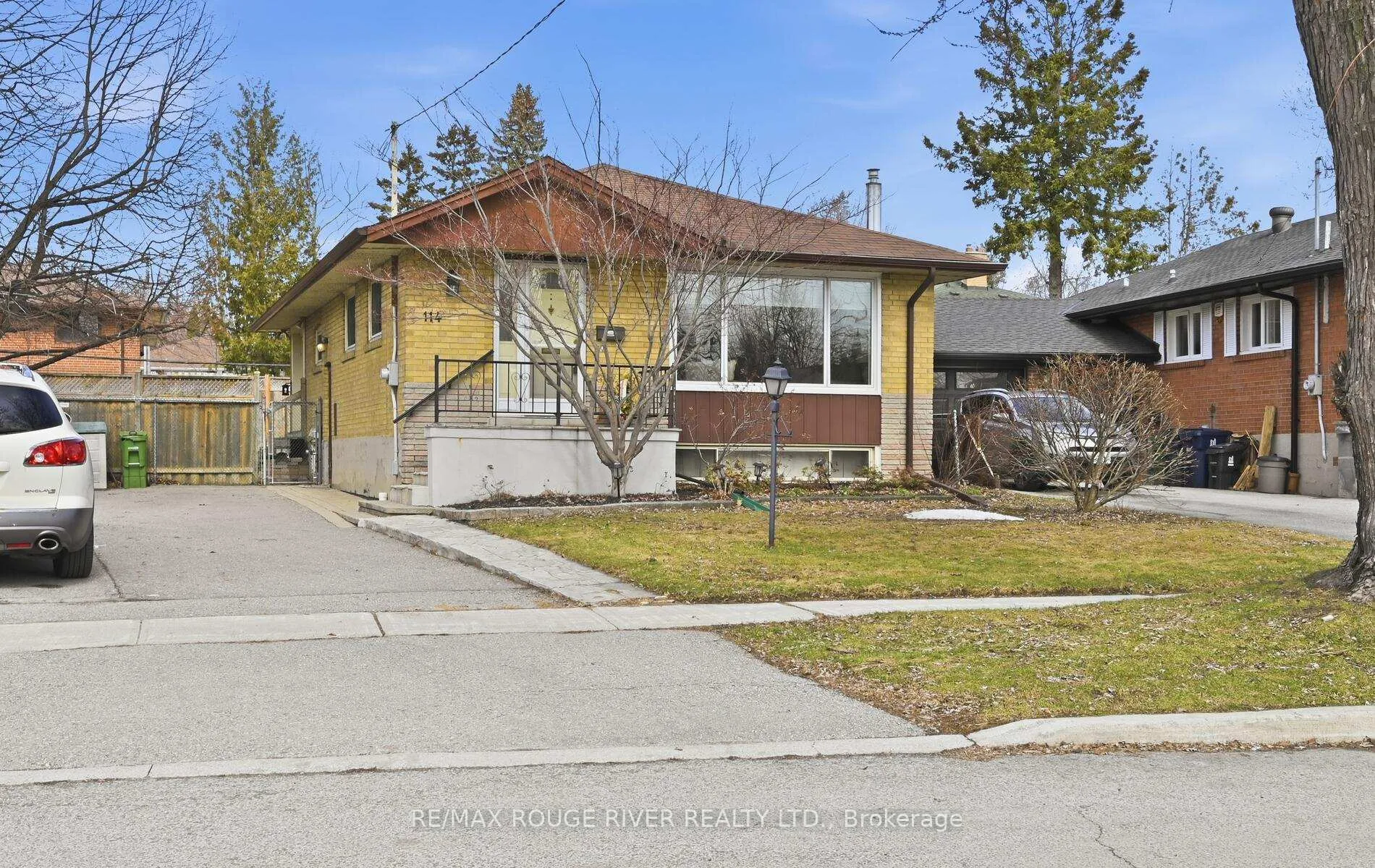 Front of 114 Rochman Boulevard