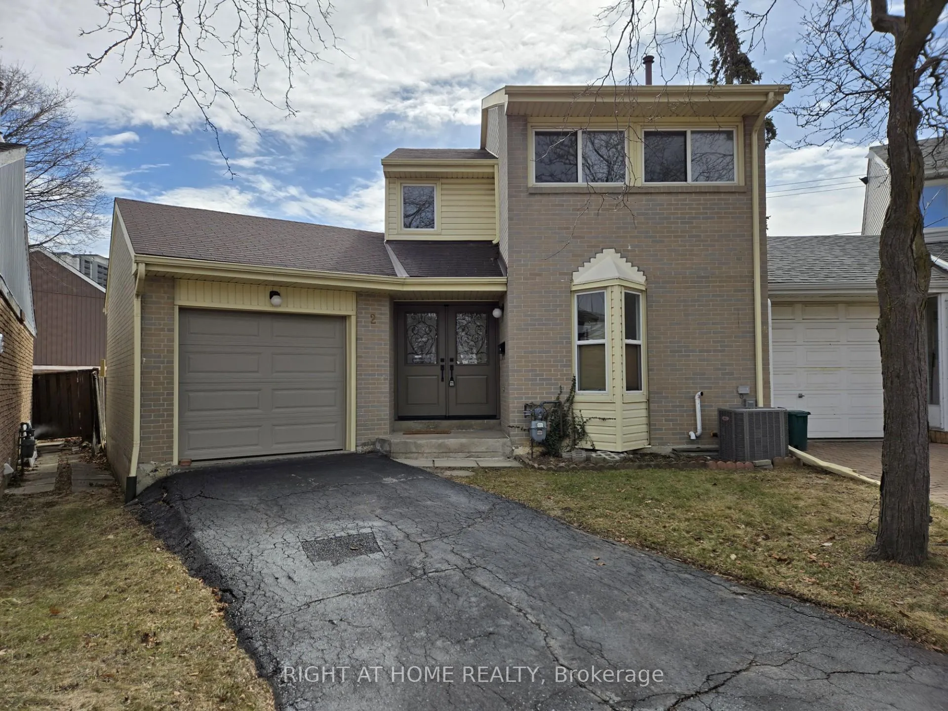 Photo 1 of 2 Giles Court, Etobicoke, Mount Olive-Silverstone-Jamestown — HOMEH