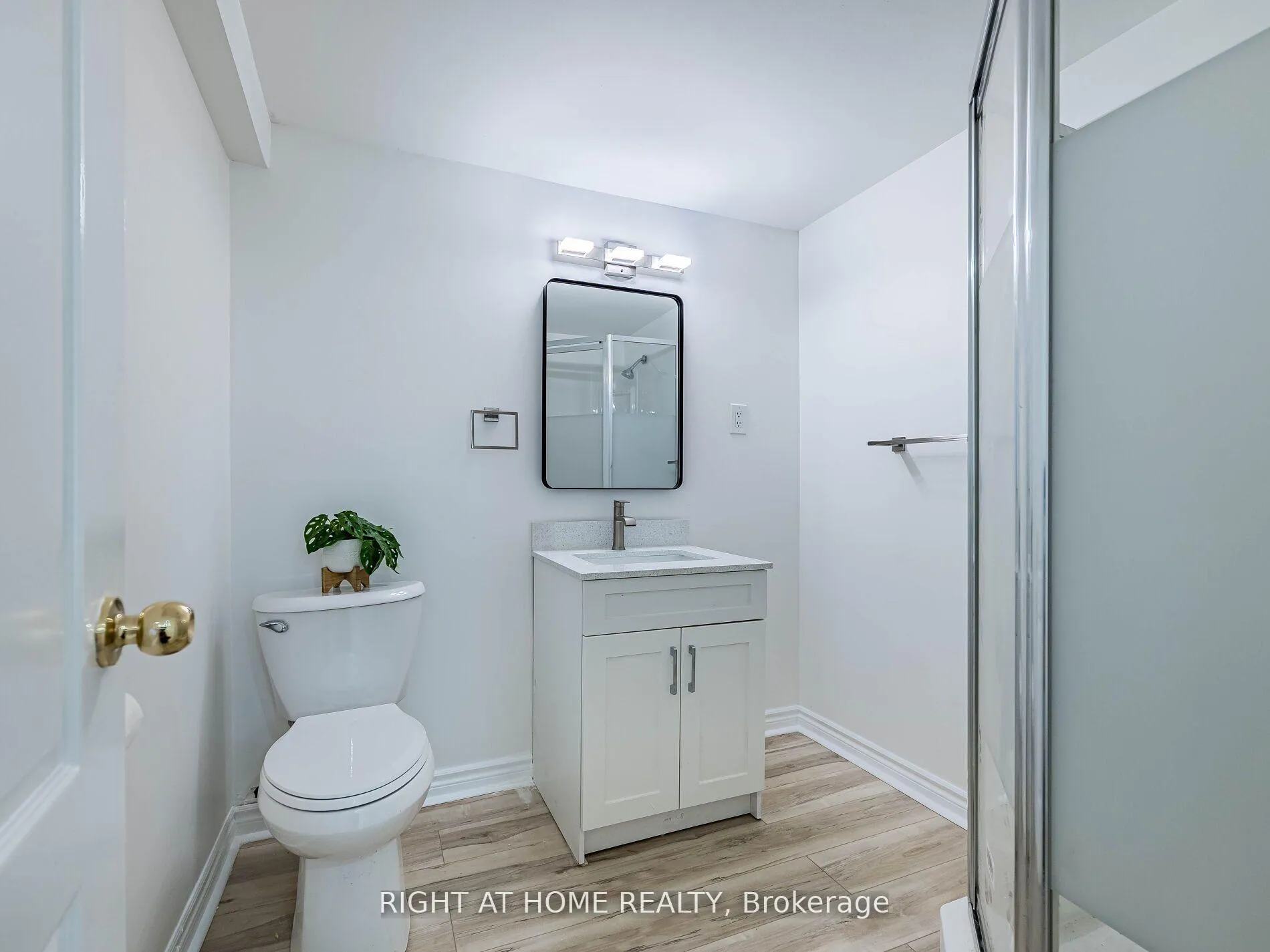 Photo 28 of 2 Giles Court, Etobicoke, Mount Olive-Silverstone-Jamestown — HOMEH