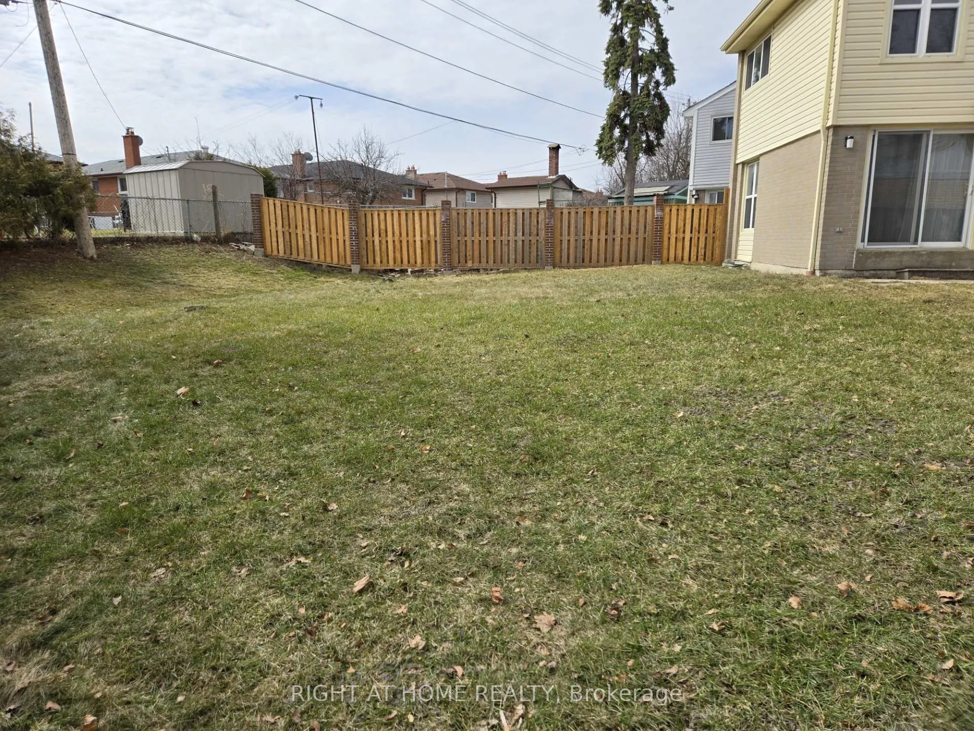 Photo 33 of 2 Giles Court, Etobicoke, Mount Olive-Silverstone-Jamestown — HOMEH