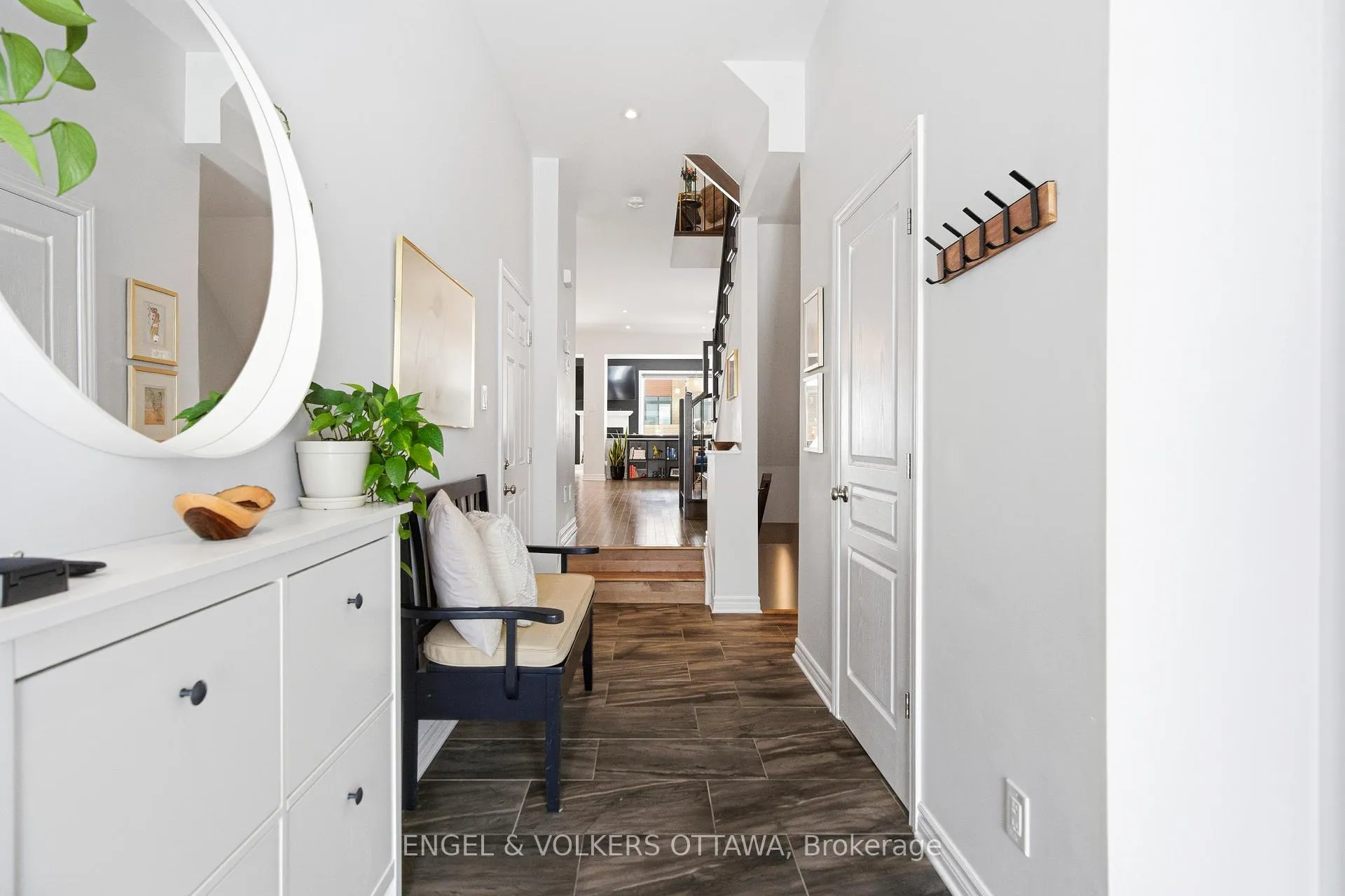 Photo 4 of 719 Twist Way, Ottawa, Kanata - Emerald Meadows/Trailwest — HOMEH