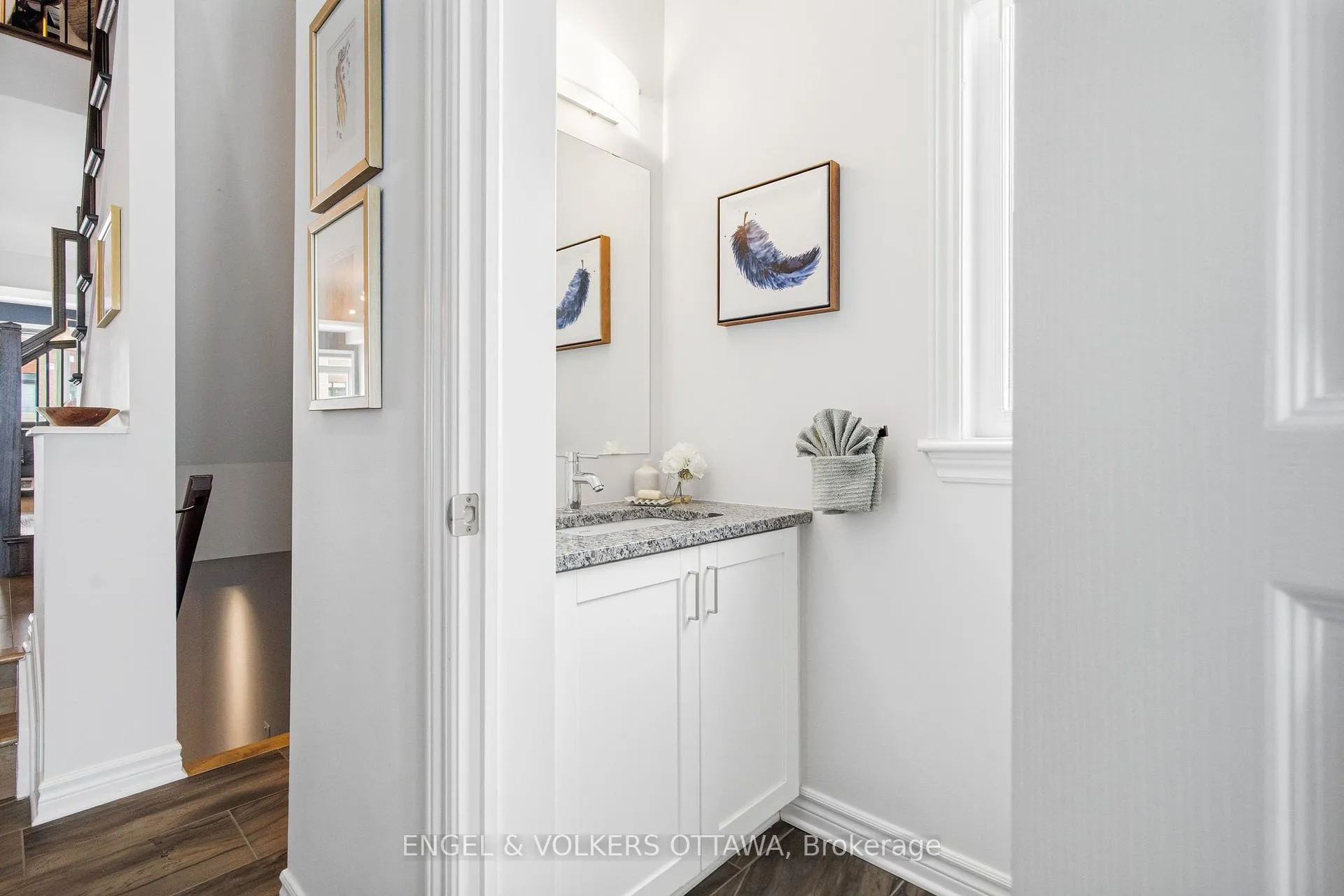 Photo 5 of 719 Twist Way, Ottawa, Kanata - Emerald Meadows/Trailwest — HOMEH