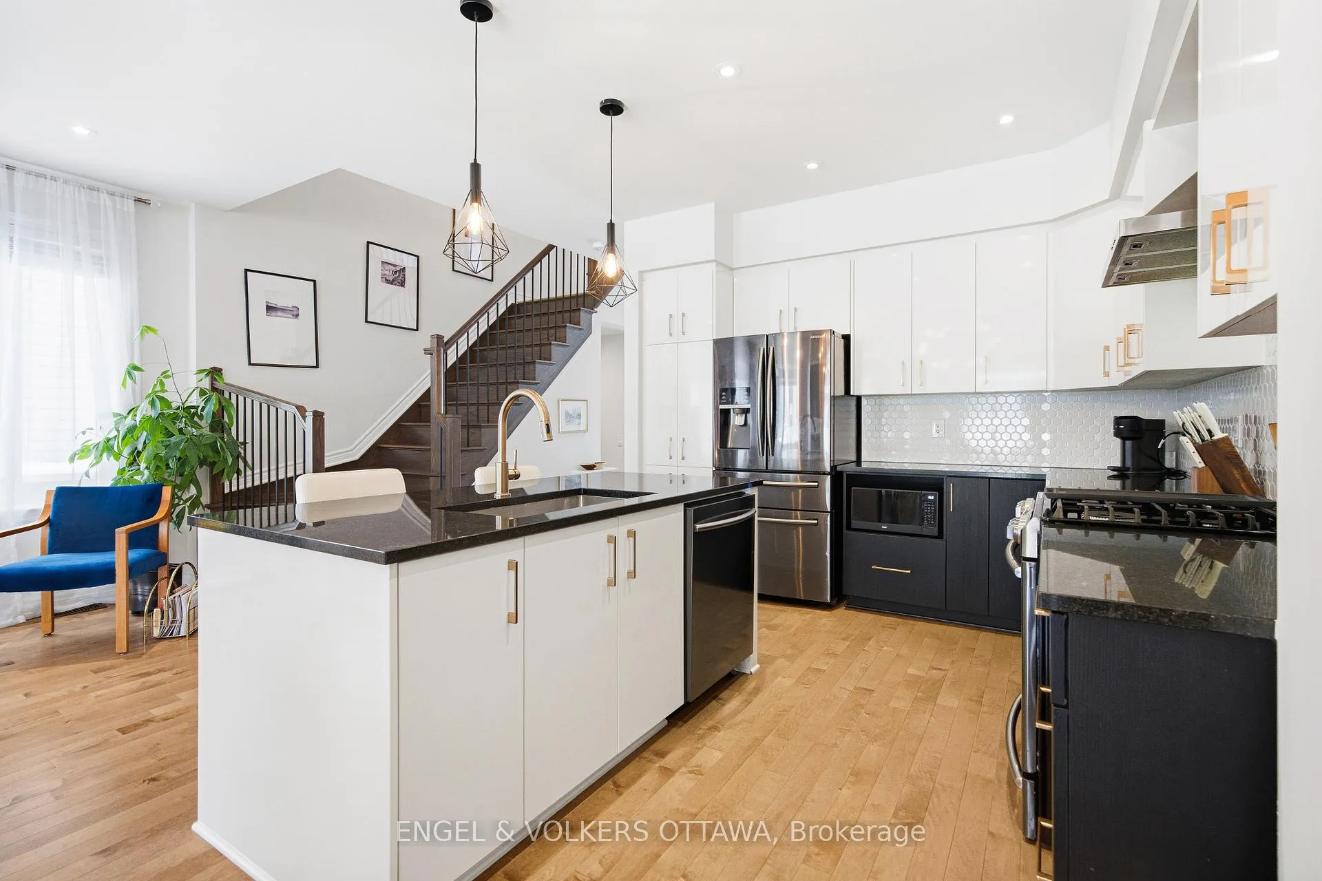 Photo 10 of 719 Twist Way, Ottawa, Kanata - Emerald Meadows/Trailwest — HOMEH
