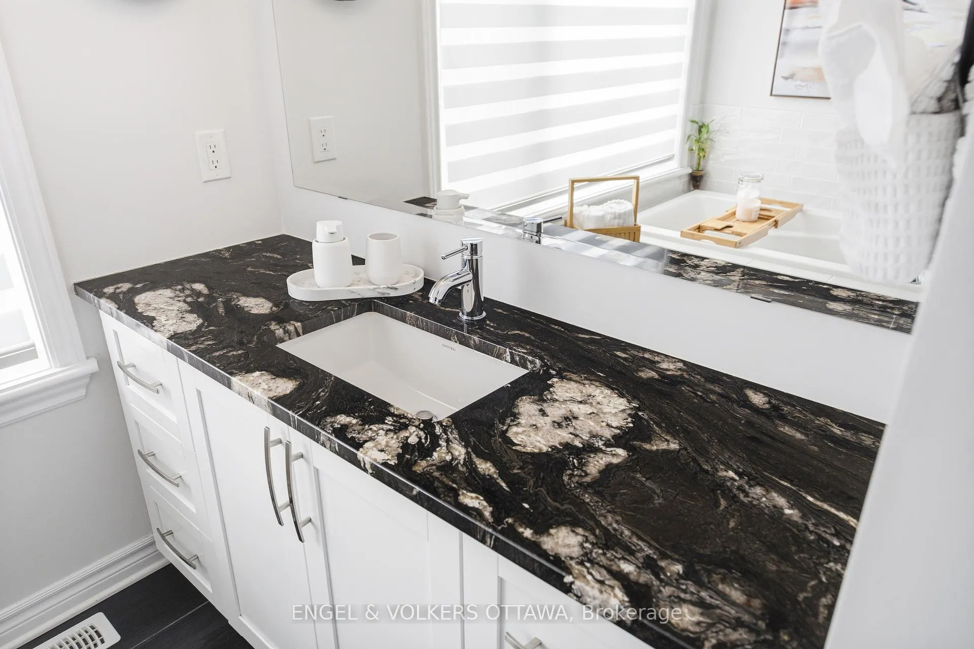 Photo 29 of 719 Twist Way, Ottawa, Kanata - Emerald Meadows/Trailwest — HOMEH
