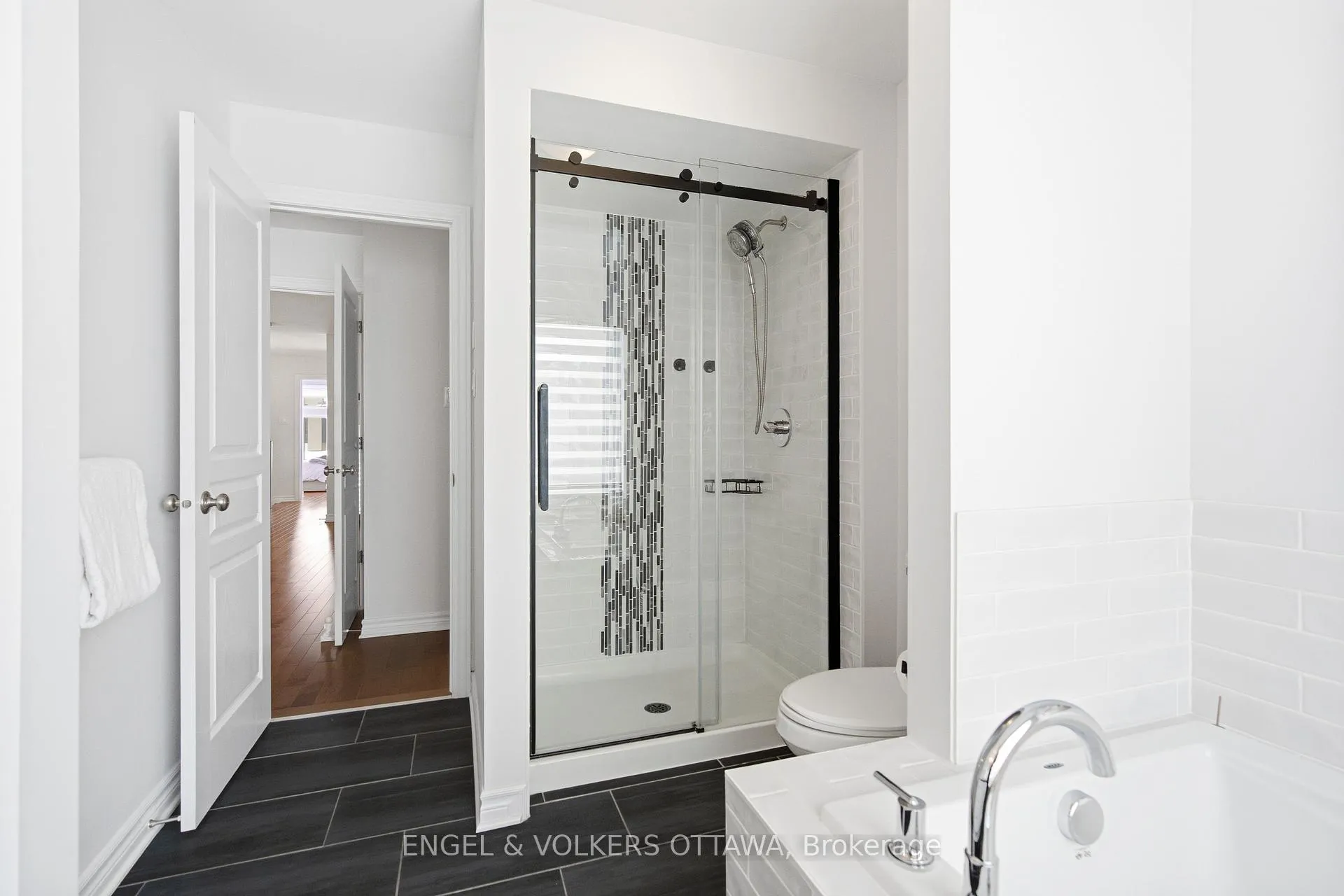 Photo 32 of 719 Twist Way, Ottawa, Kanata - Emerald Meadows/Trailwest — HOMEH