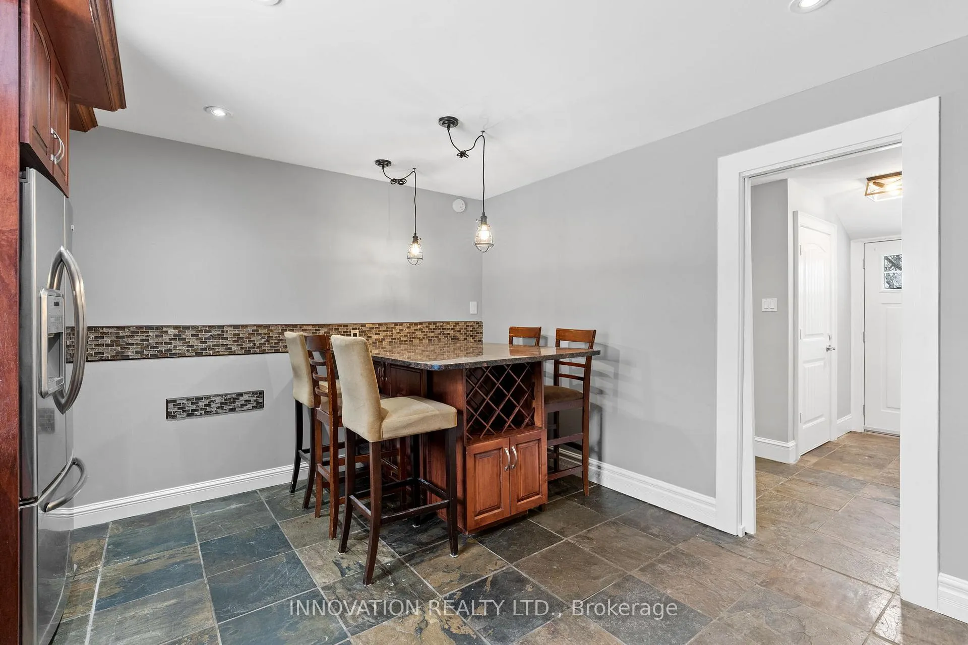 Photo 7 of 348 Donald B. Munro Drive, Ottawa, Carp — HOMEH