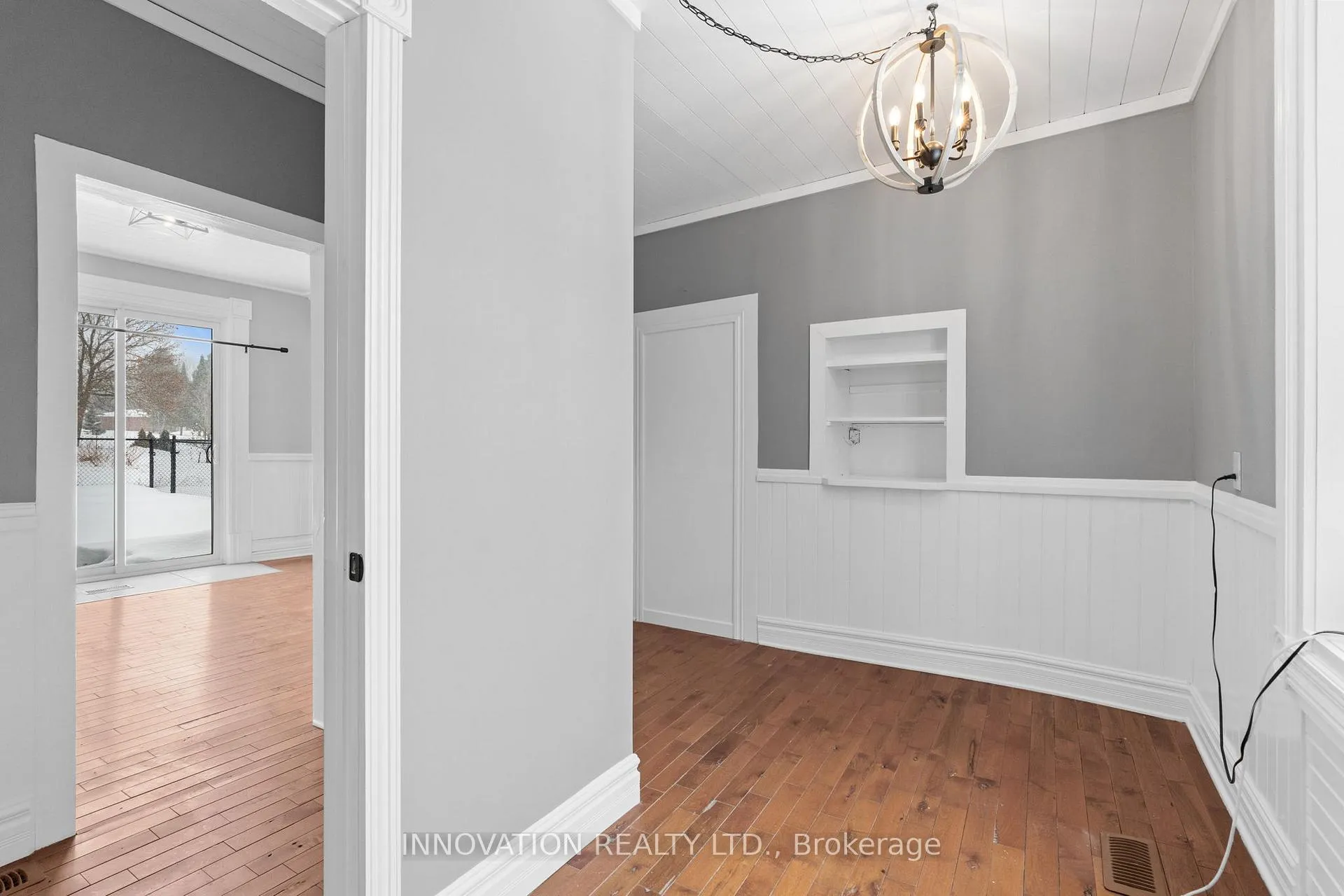 Photo 10 of 348 Donald B. Munro Drive, Ottawa, Carp — HOMEH