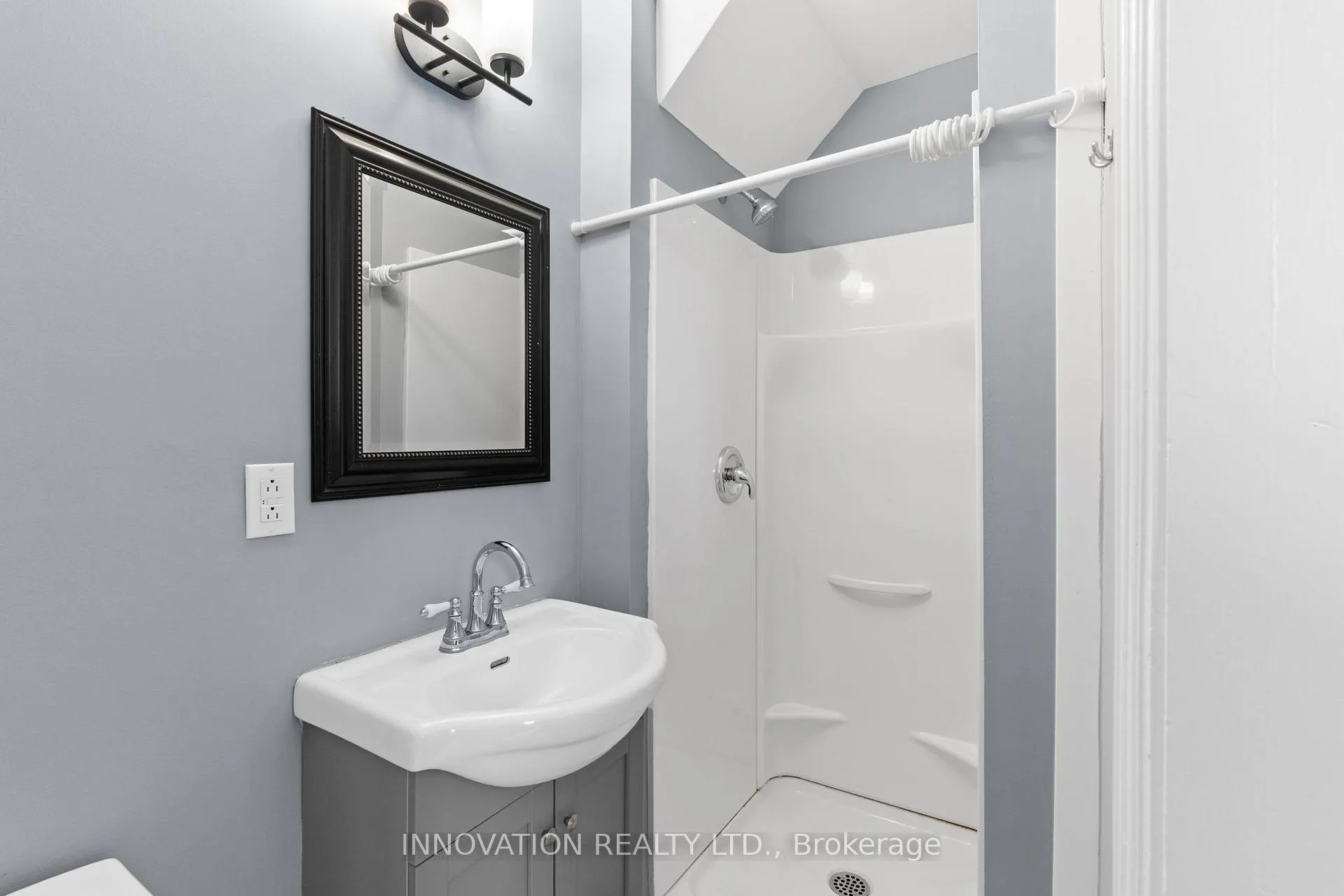 Photo 18 of 348 Donald B. Munro Drive, Ottawa, Carp — HOMEH