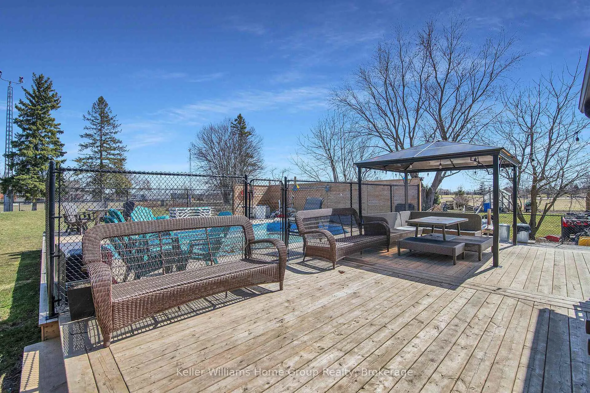 Photo 33 of 989 Northfield Drive E, Woolwich — HOMEH