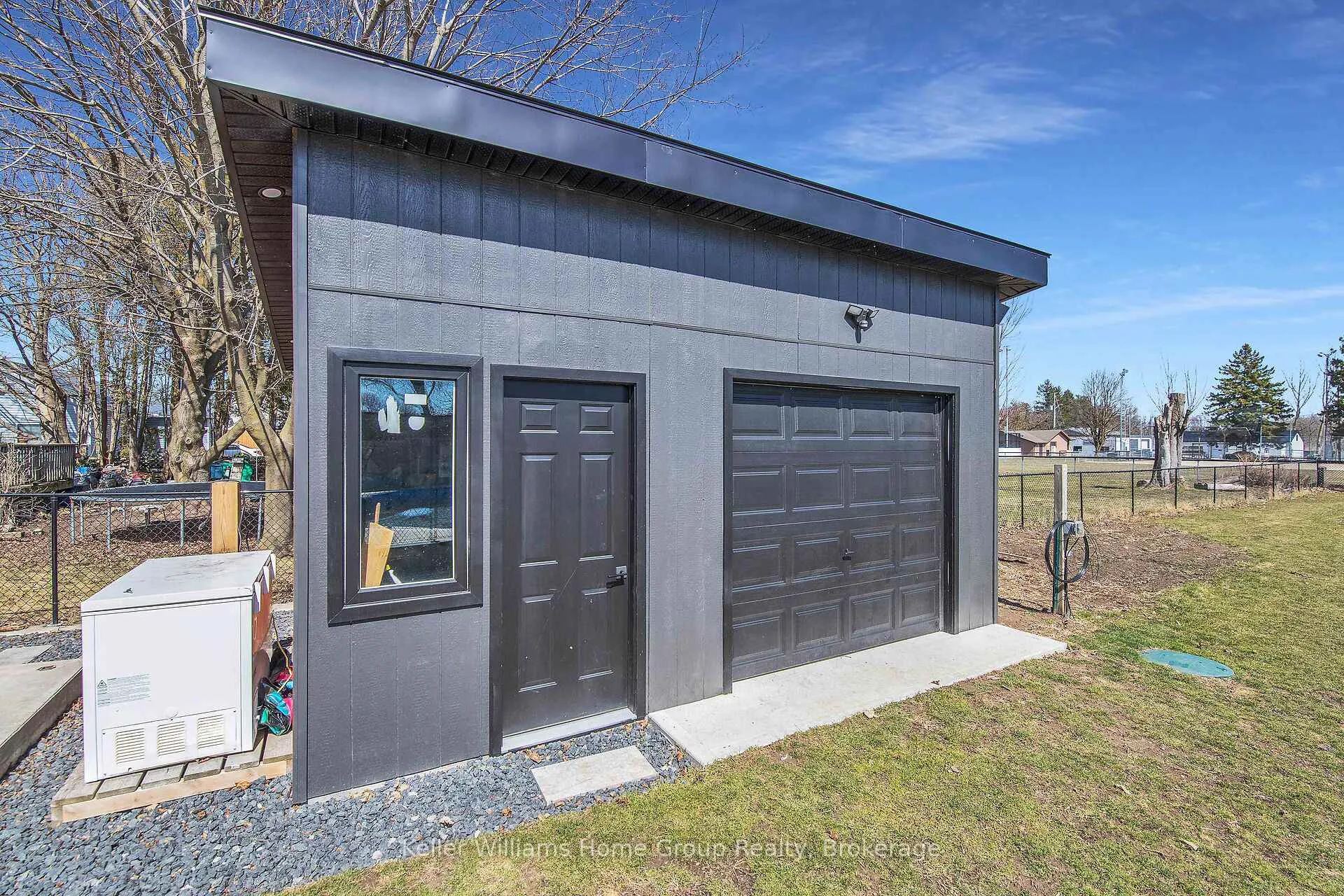Photo 35 of 989 Northfield Drive E, Woolwich — HOMEH