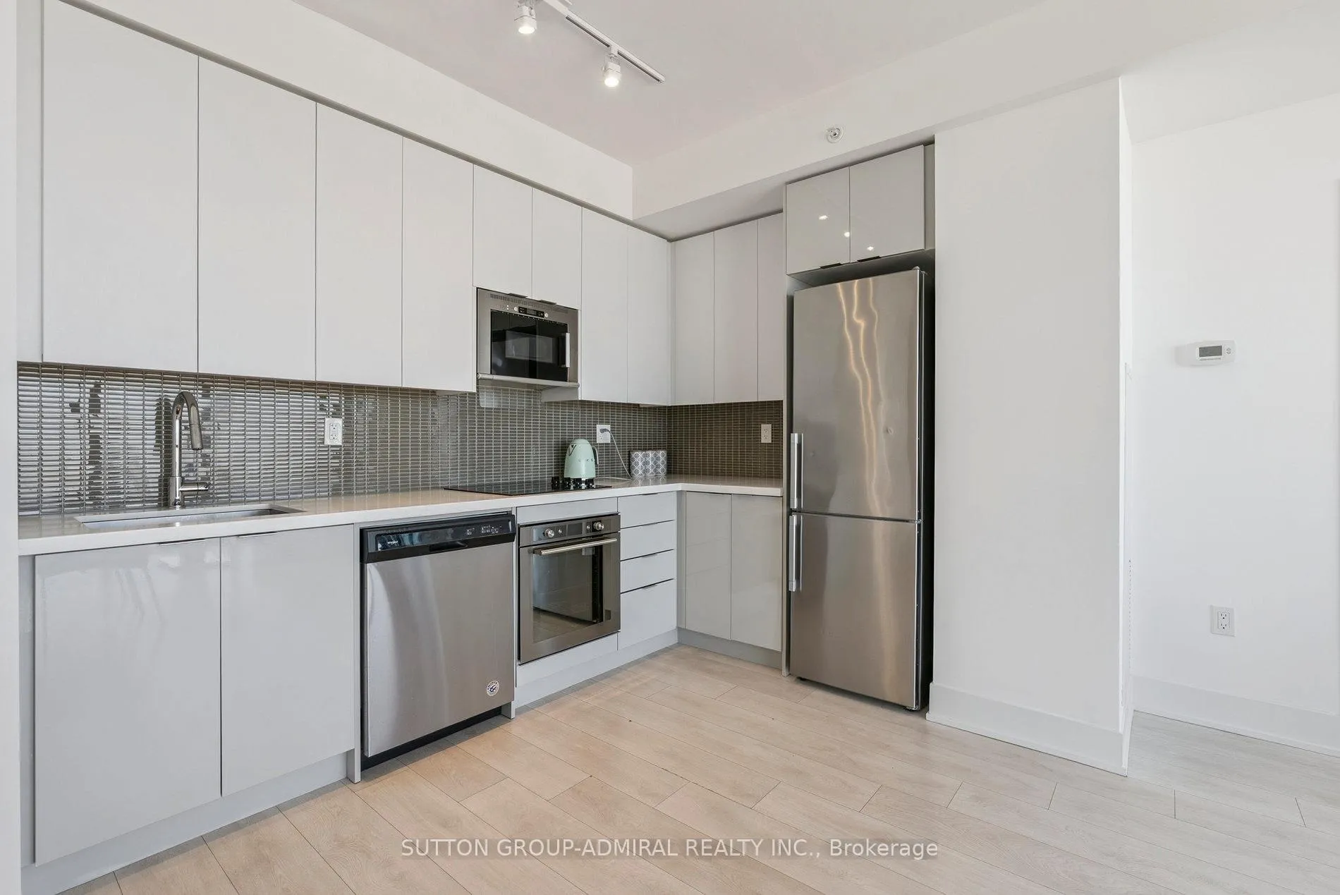 Photo 3 of Unit 1507, 2916 Highway 7 Road, Vaughan, Concord — HOMEH