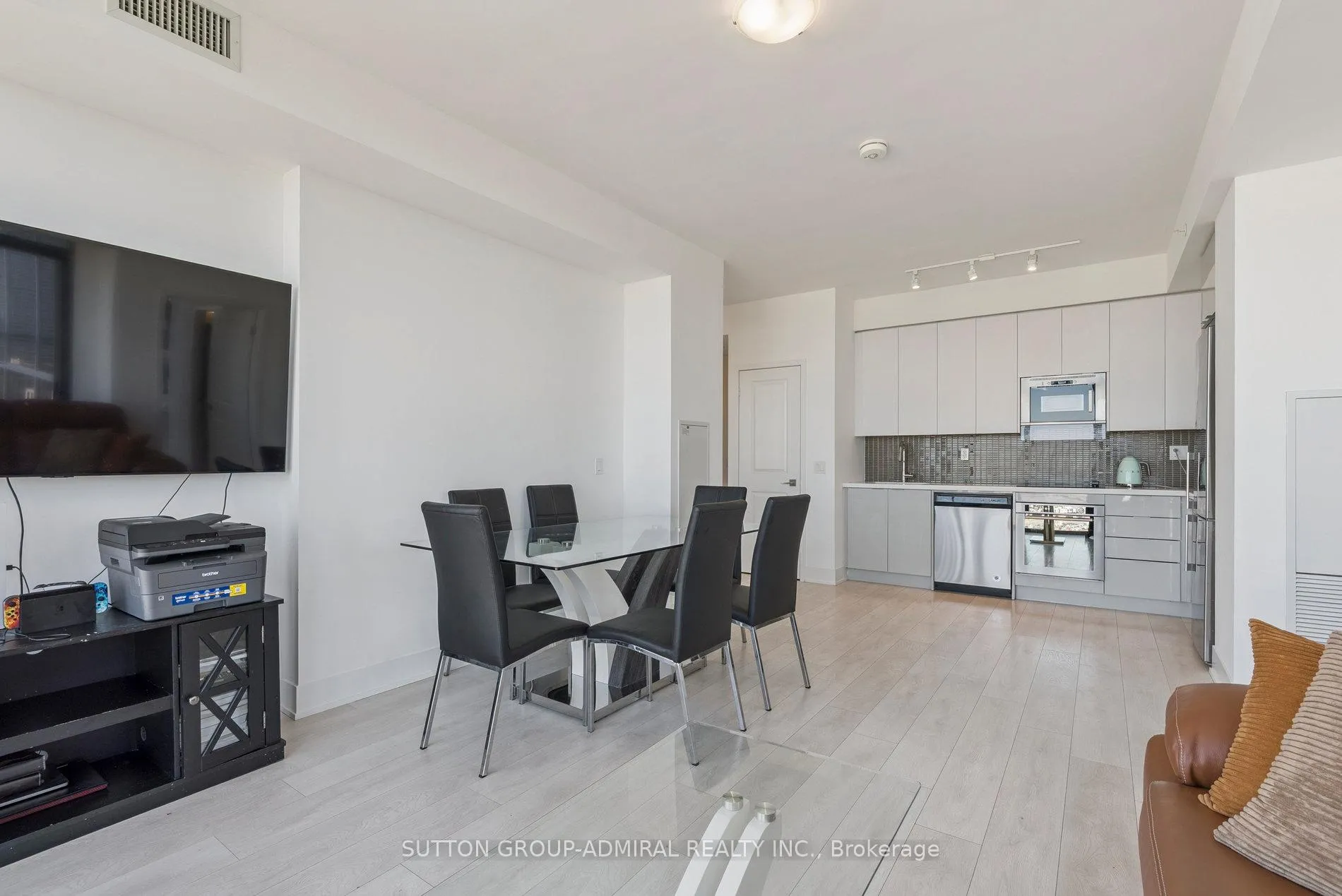 Photo 5 of Unit 1507, 2916 Highway 7 Road, Vaughan, Concord — HOMEH
