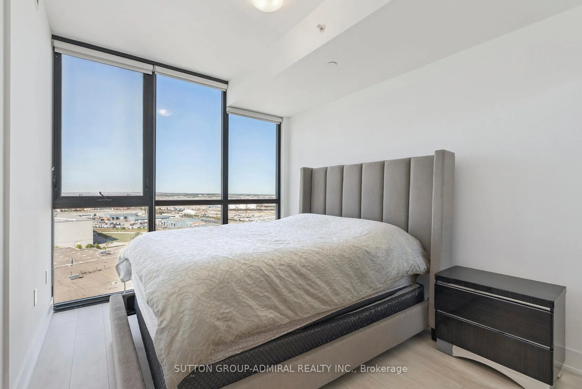 Photo 8 of Unit 1507, 2916 Highway 7 Road, Vaughan, Concord — HOMEH