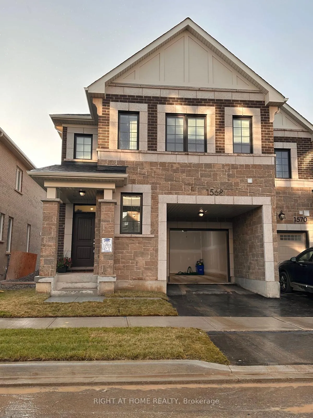 Photo 1 of 1568 Moira Crescent, Milton, Bowes — HOMEH