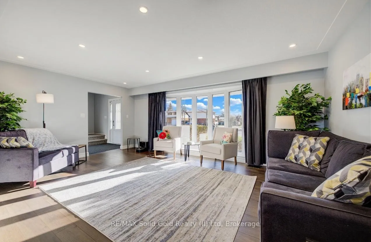 Photo 11 of 63 Kingston Crescent, Kitchener — HOMEH