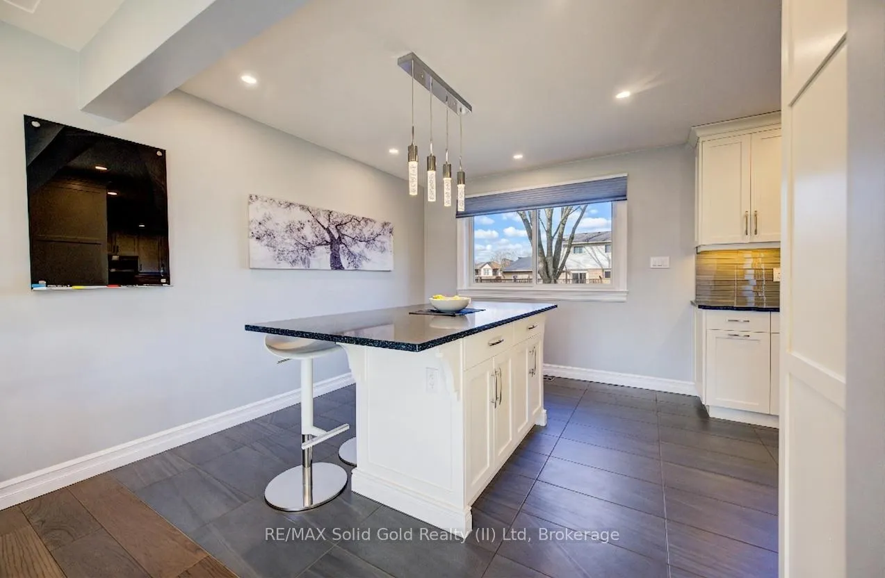 Photo 12 of 63 Kingston Crescent, Kitchener — HOMEH