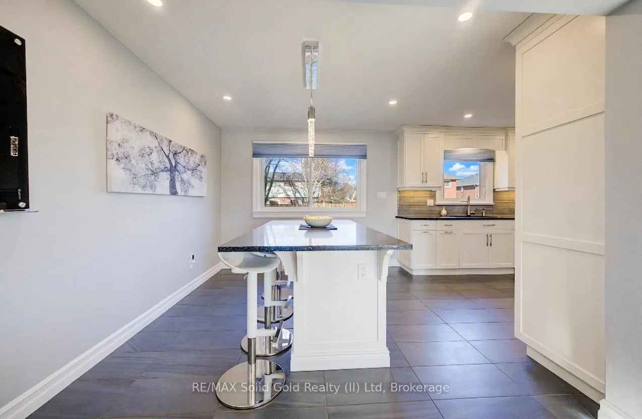Photo 13 of 63 Kingston Crescent, Kitchener — HOMEH