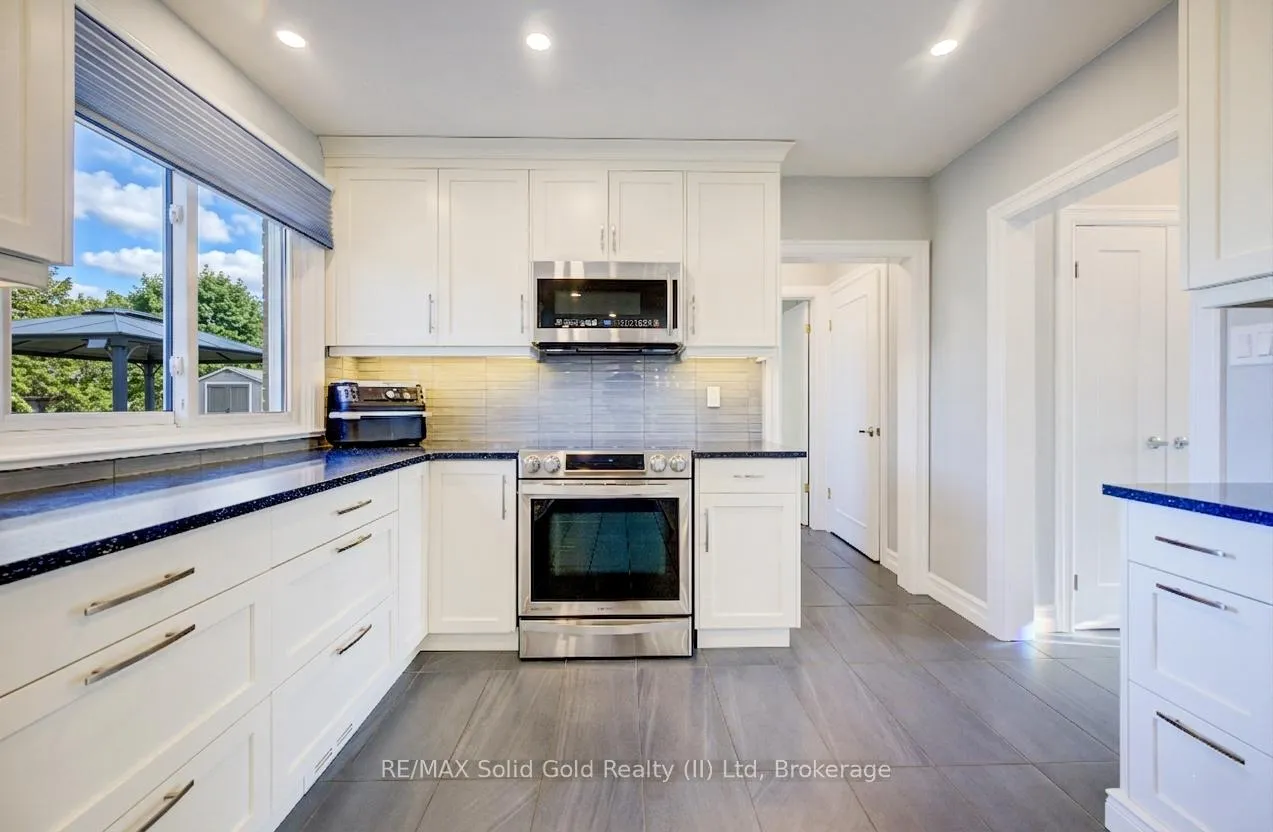 Photo 15 of 63 Kingston Crescent, Kitchener — HOMEH