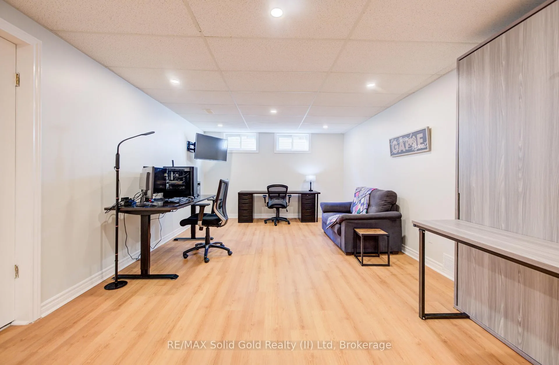 Photo 32 of 63 Kingston Crescent, Kitchener — HOMEH