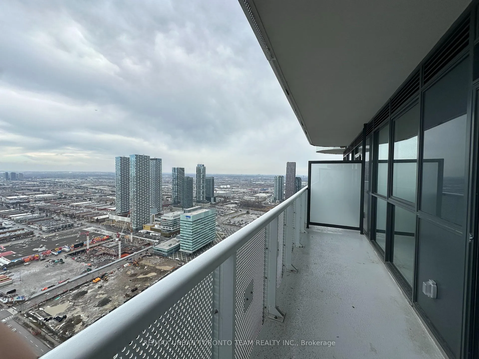 Photo 2 of Unit 5105, 8 Interchange Way, Vaughan, Vaughan Corporate Centre — HOMEH
