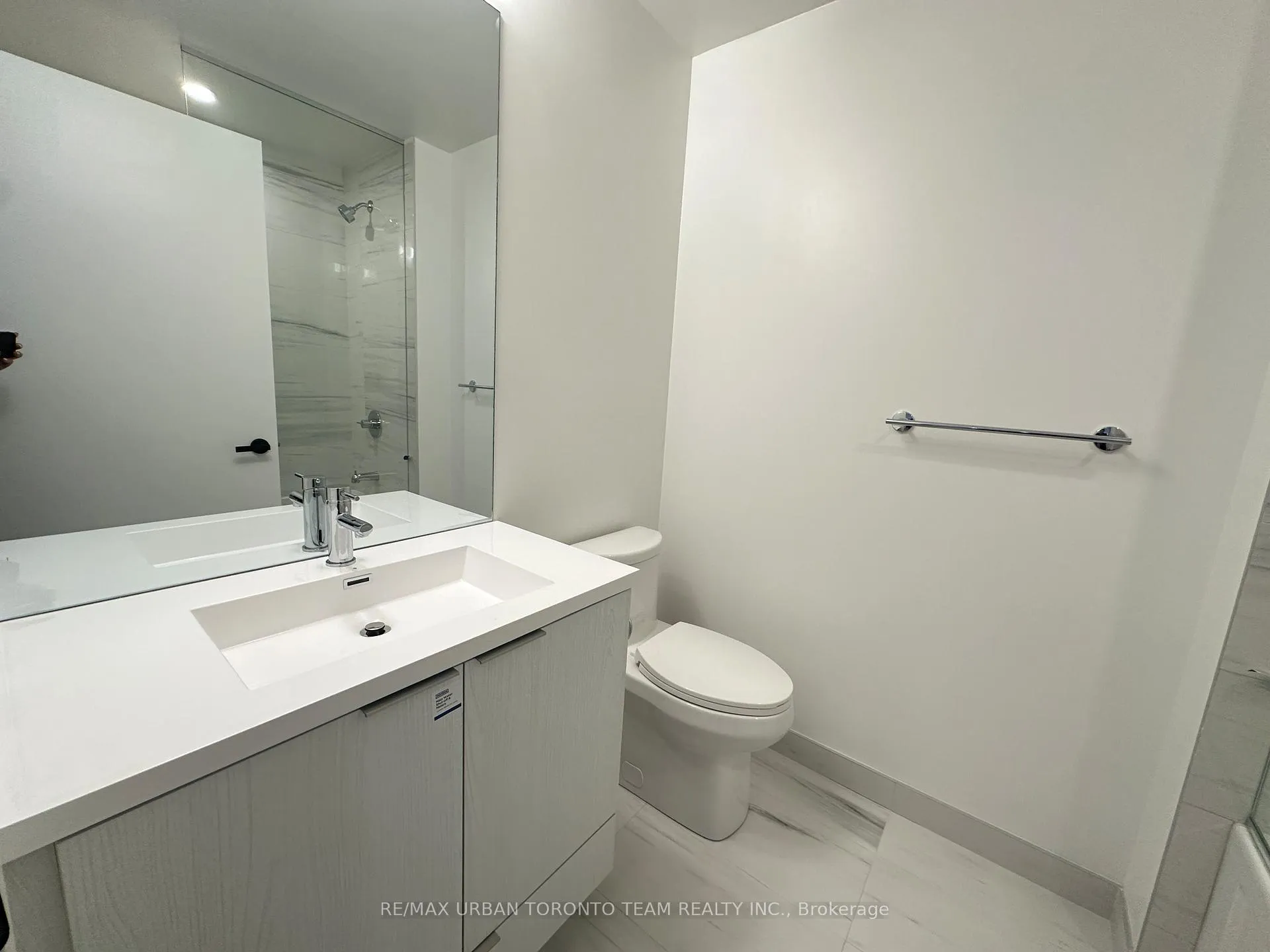 Photo 9 of Unit 5105, 8 Interchange Way, Vaughan, Vaughan Corporate Centre — HOMEH
