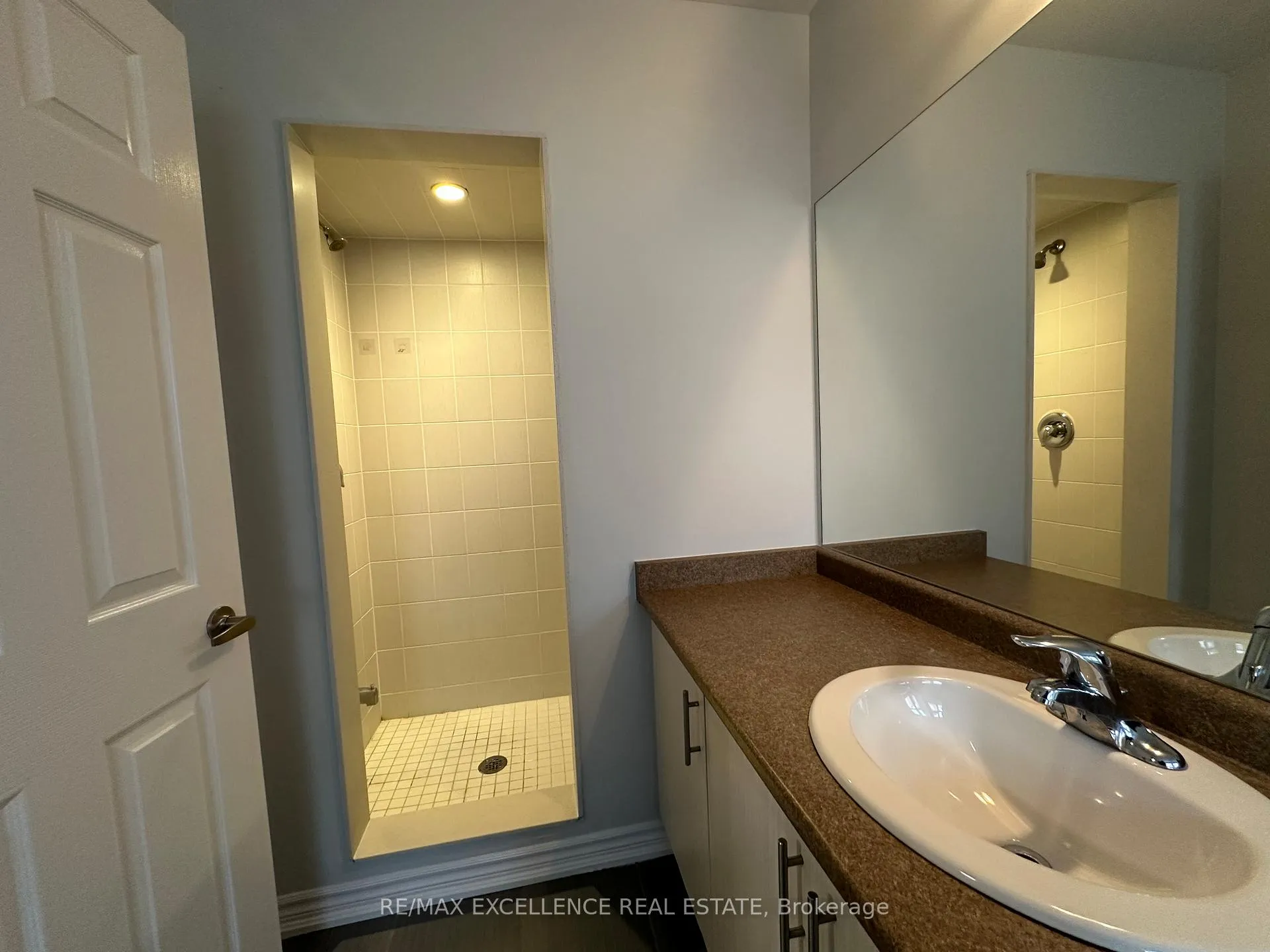 Photo 8 of 25 Sail Road, Brampton, Northwest Brampton — HOMEH