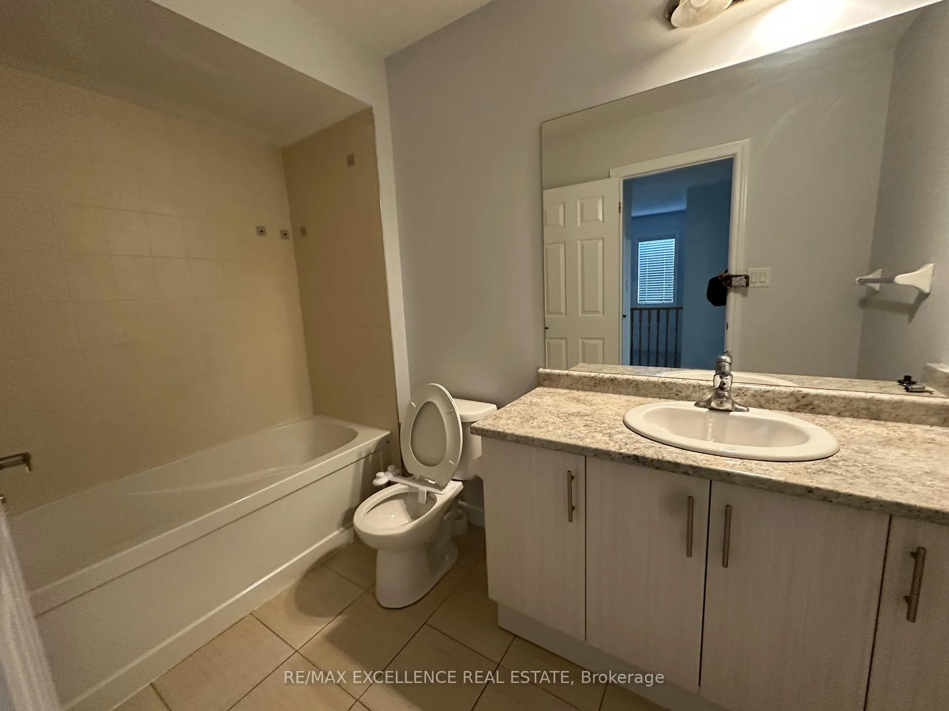 Photo 12 of 25 Sail Road, Brampton, Northwest Brampton — HOMEH